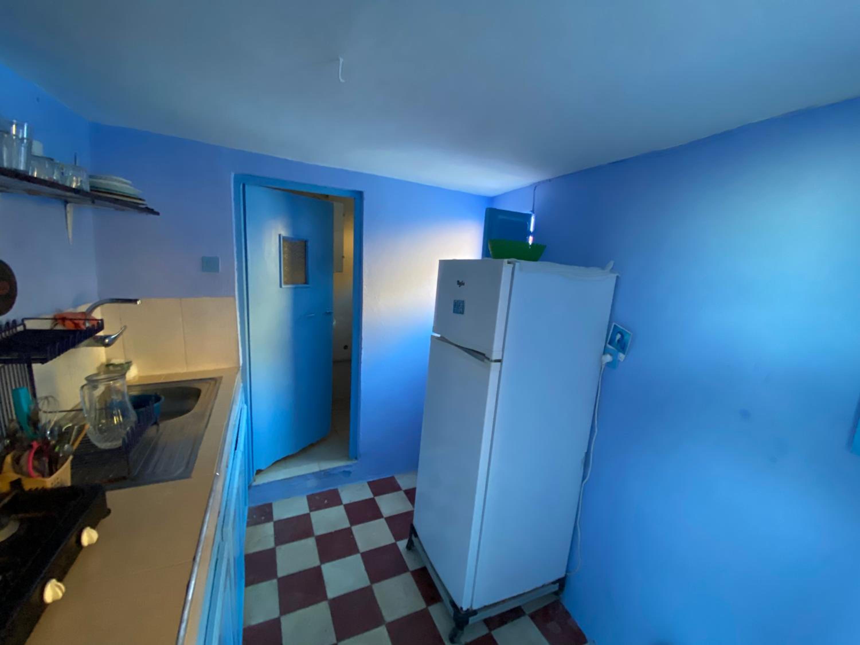 Two-Bedroom House - Photo 4
