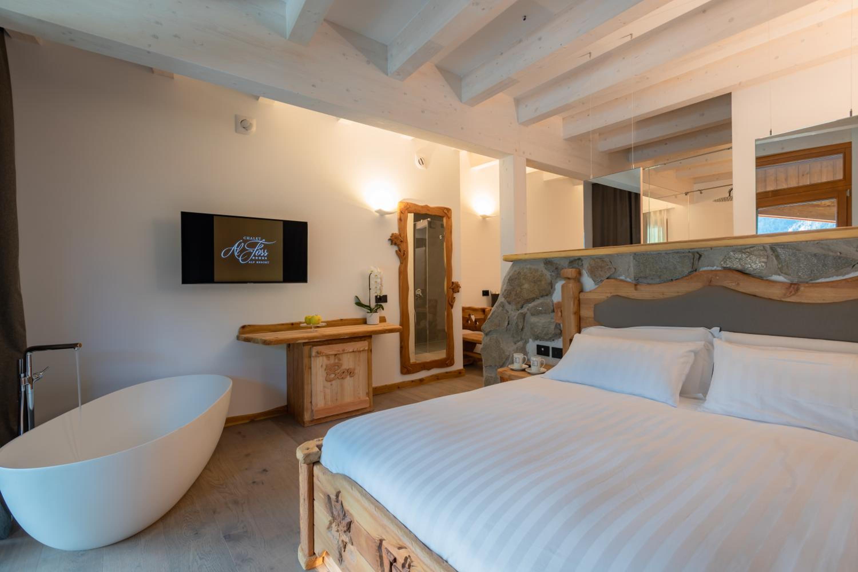 Suite with Hot Tub
