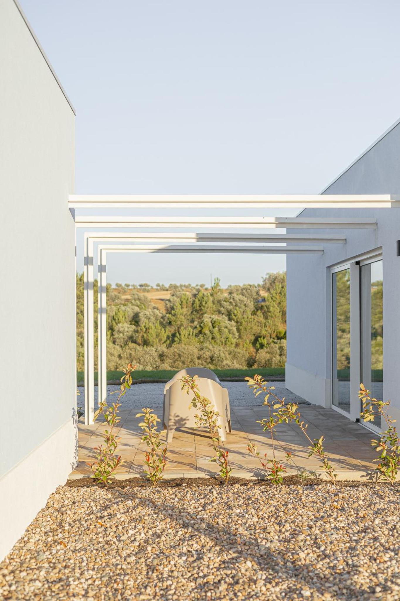 Double Room with Patio - Photo 4