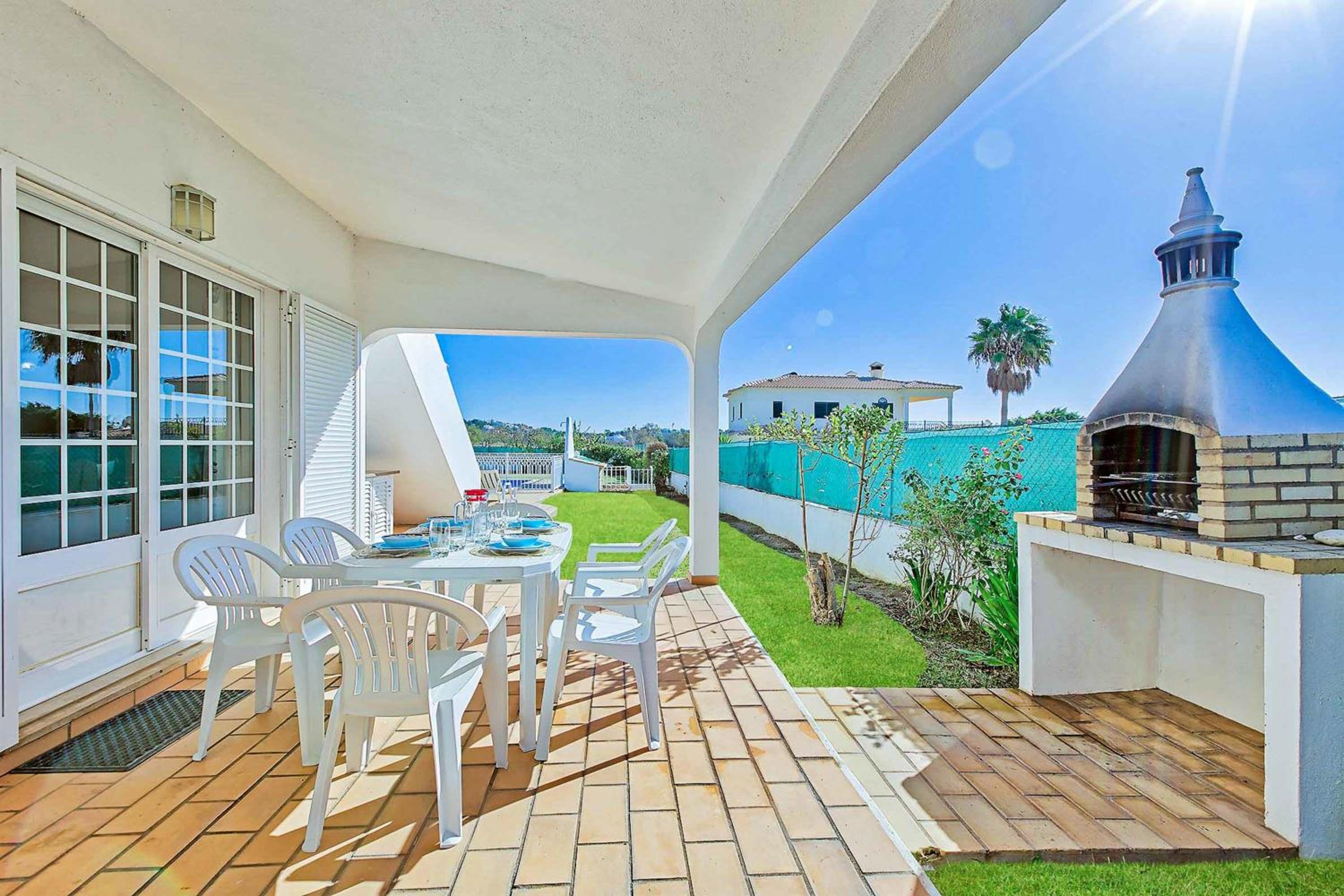 Three-Bedroom Villa photo 3