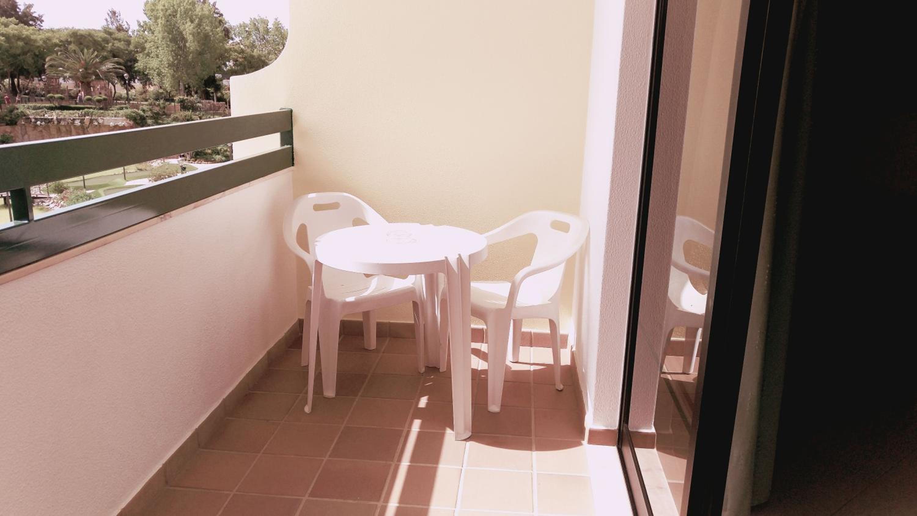 Studio Apartment - Photo 6