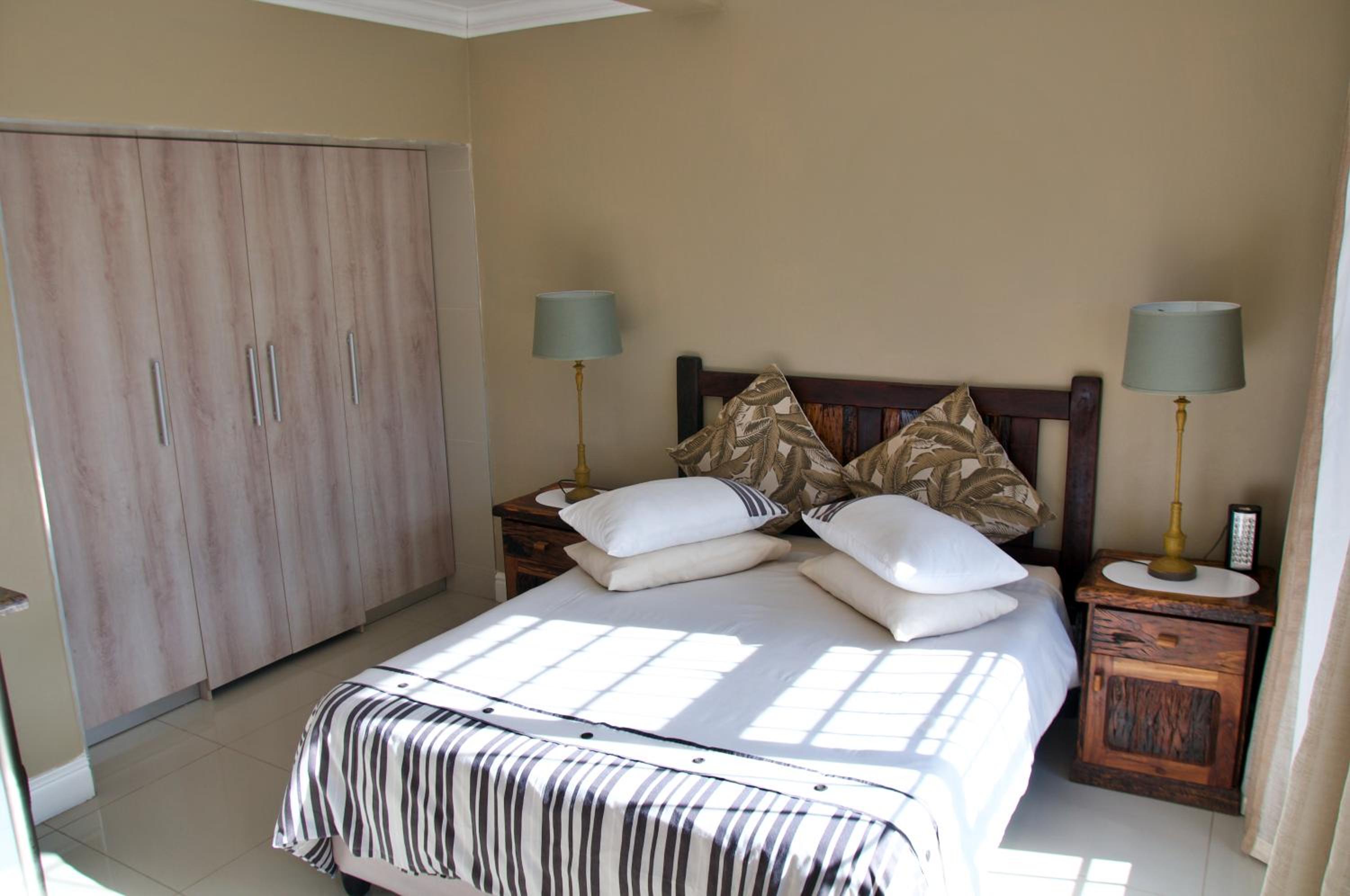 Standard Double Room - Photo 2