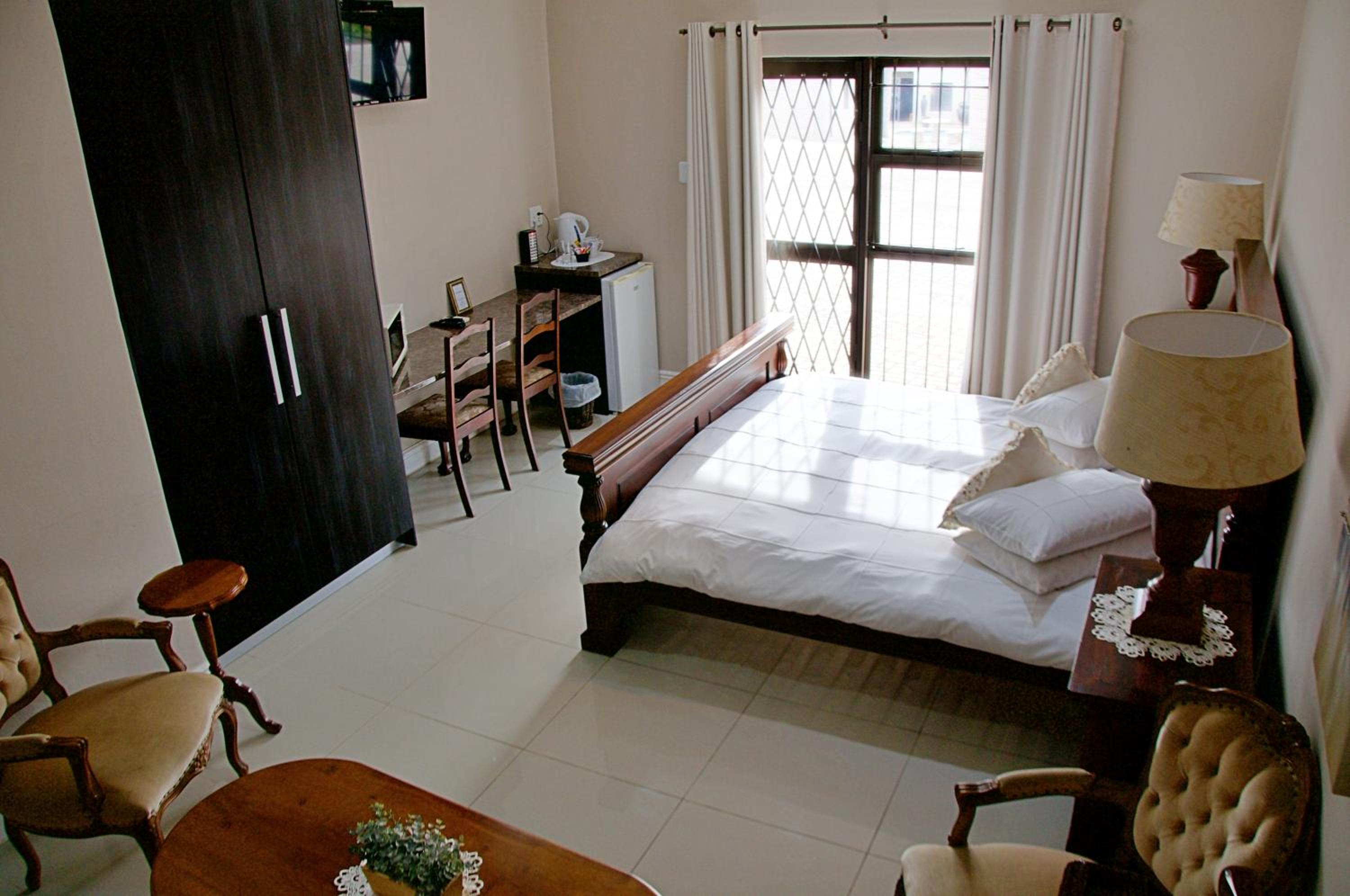 Deluxe King Suite - Photo 1