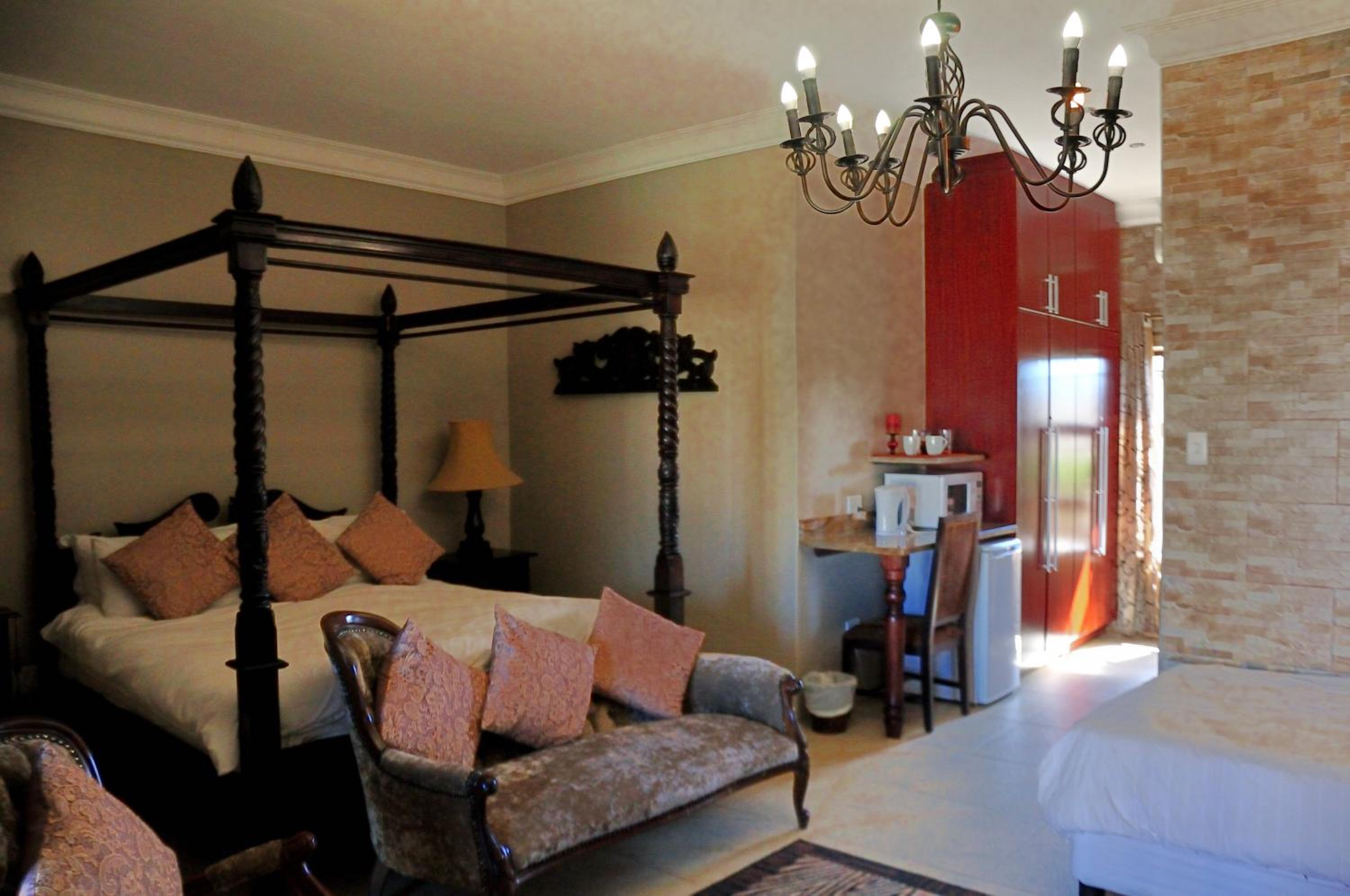 Executive Suite - Photo 5