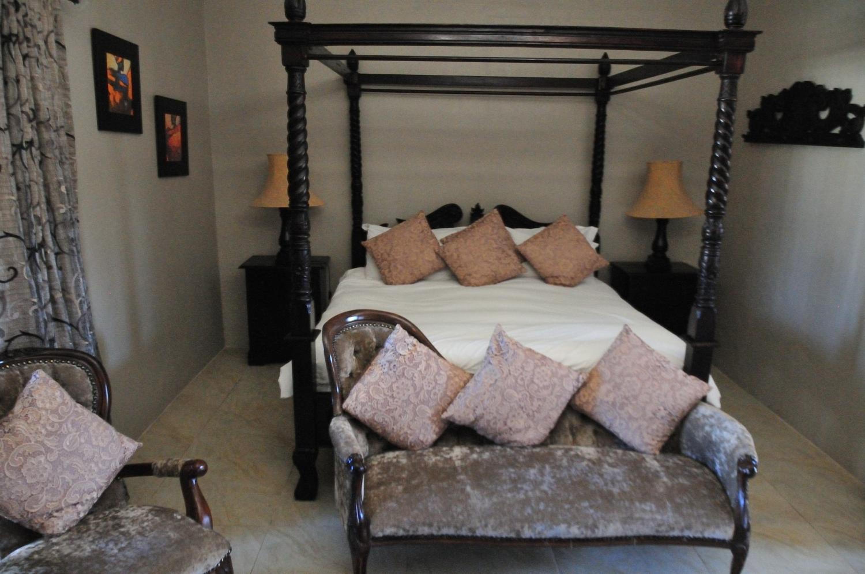 Executive Suite - Photo 4