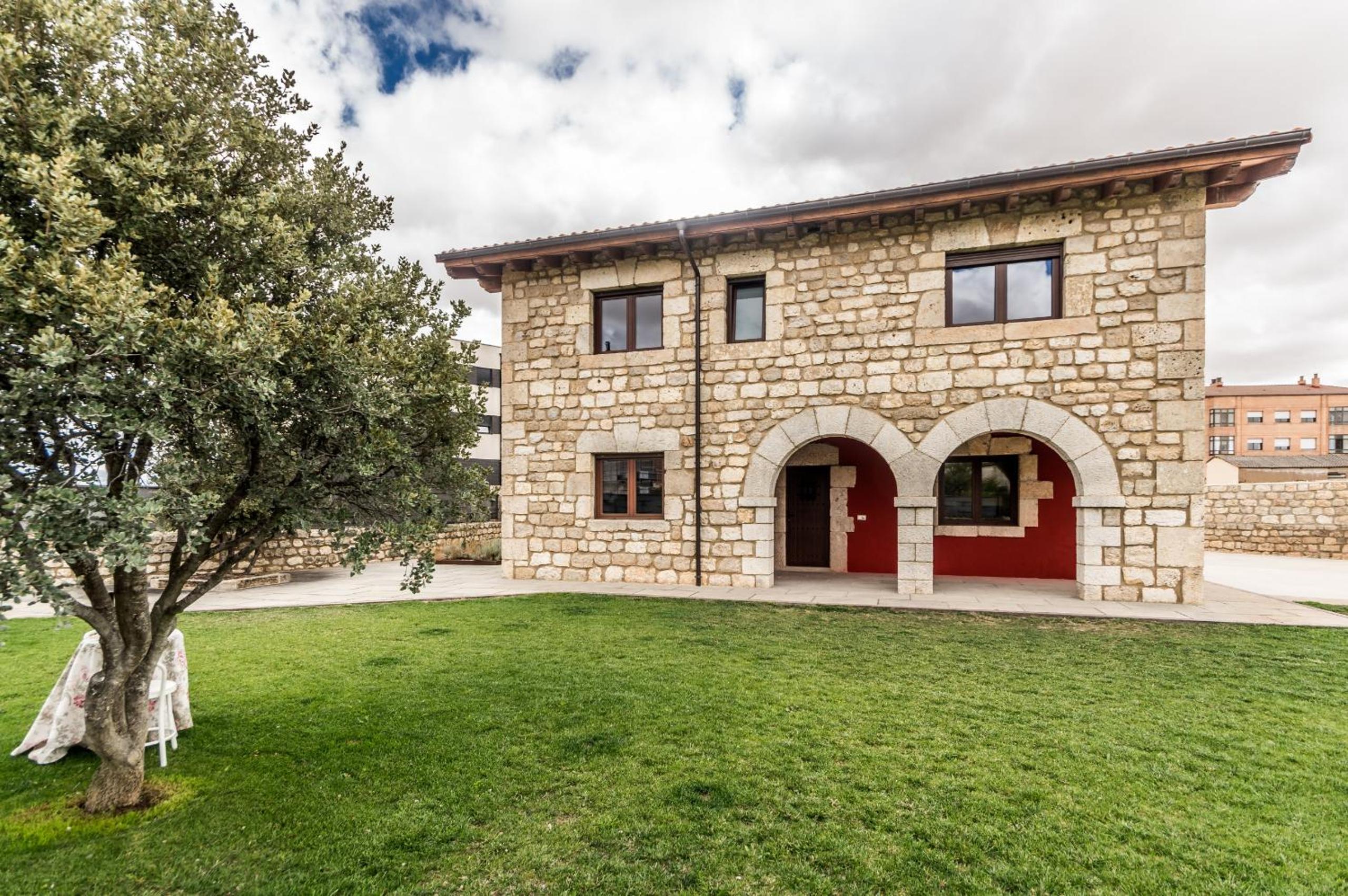 Villa photo 2