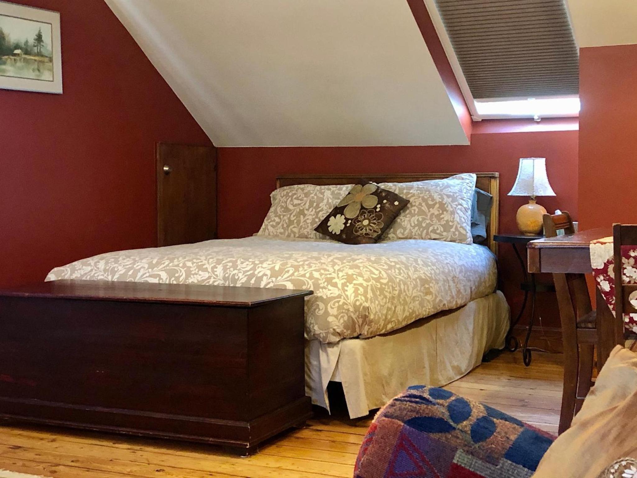 Deluxe Queen Studio