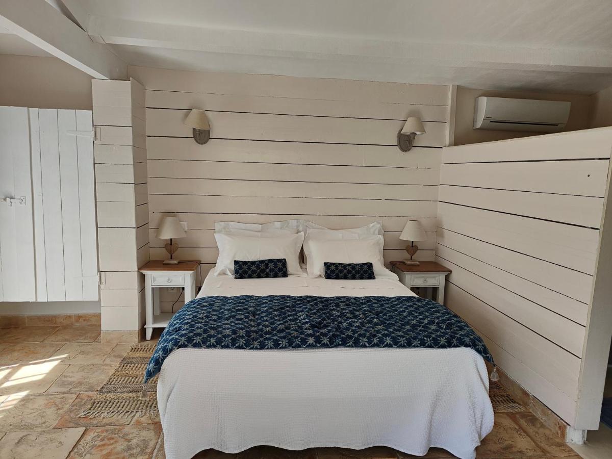 Double Room with Pool View photo 3