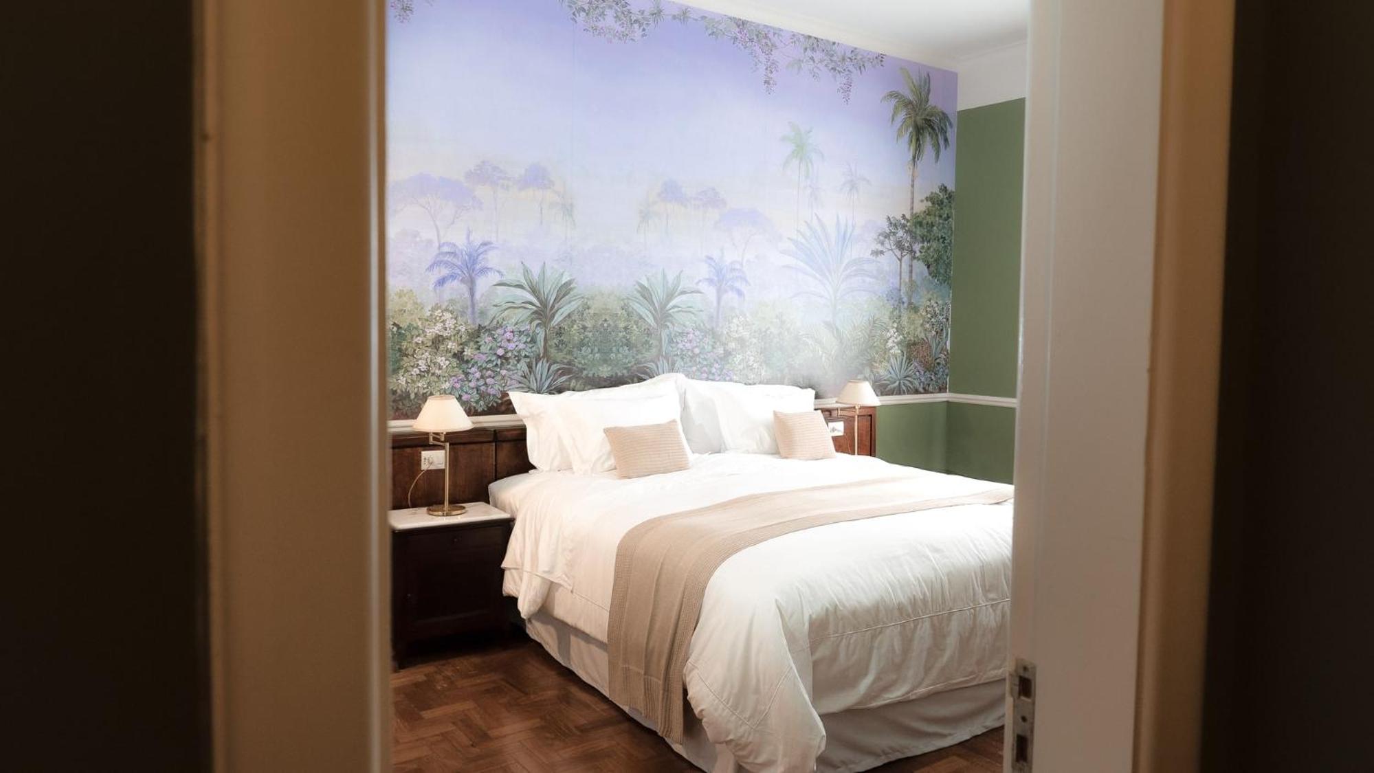 Luxury Suite - Photo 1