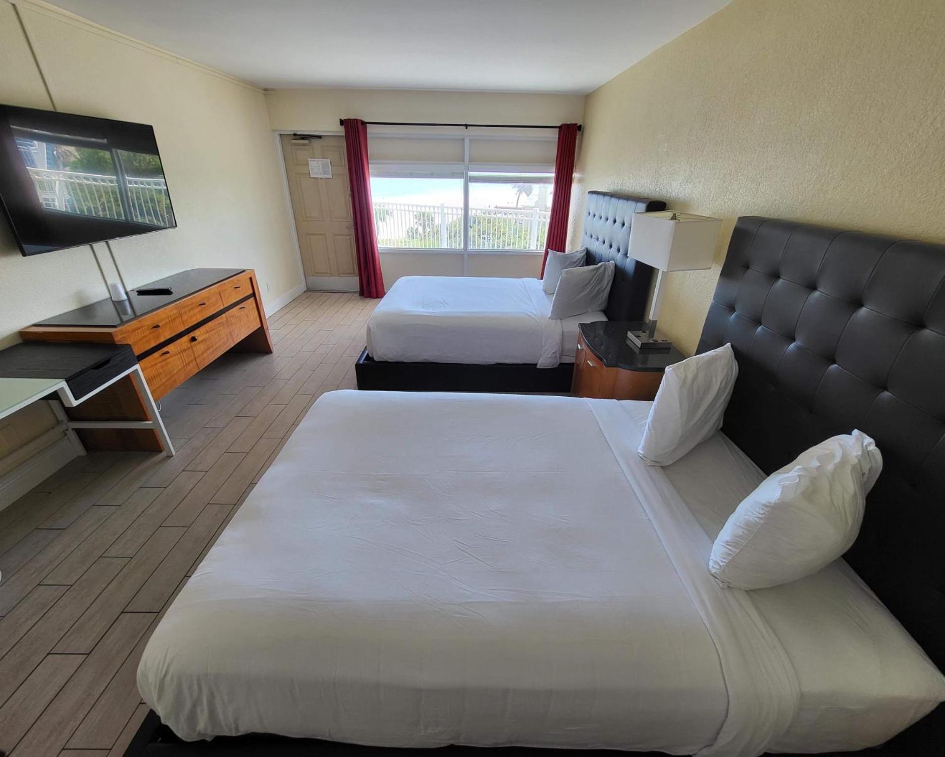 Deluxe Double Room with Two Double Beds - Ocean View