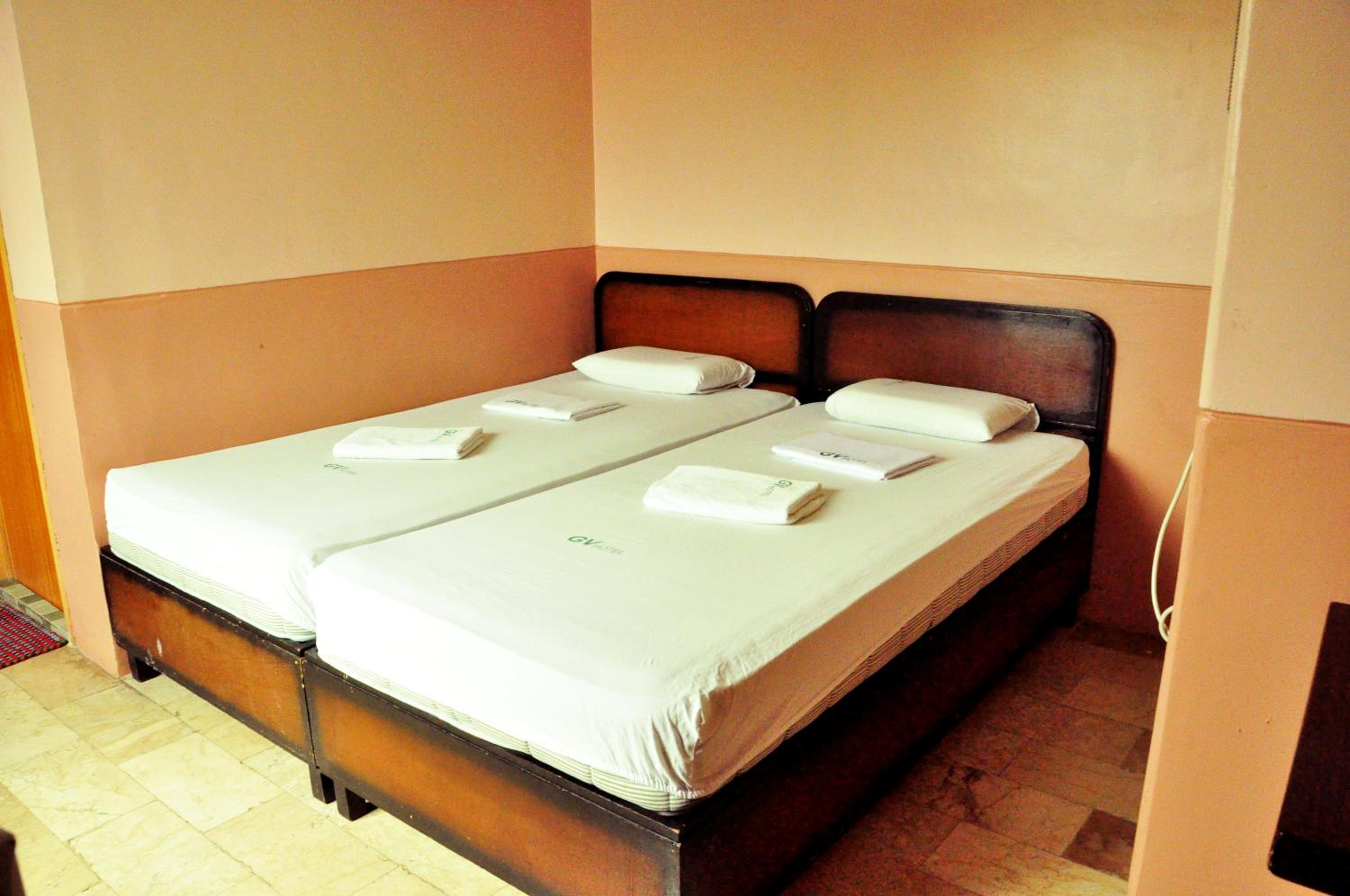 Budget Twin Room photo 2