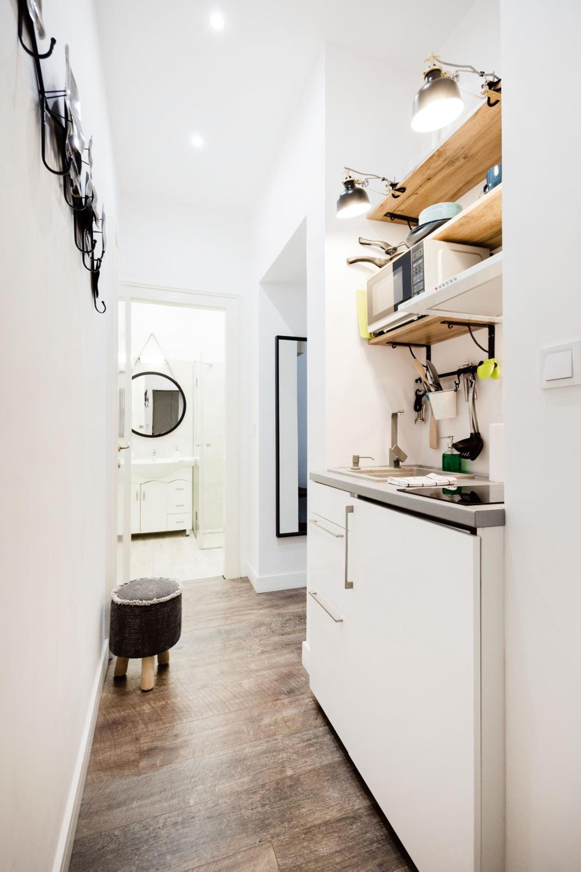 One-Bedroom Apartment - Photo 10