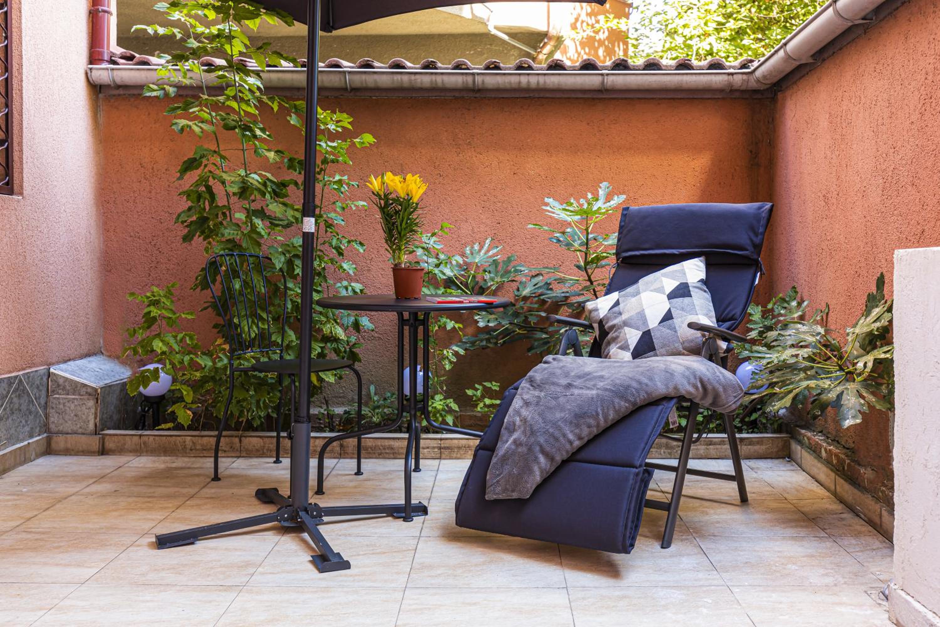 Studio with Garden View - Photo 24