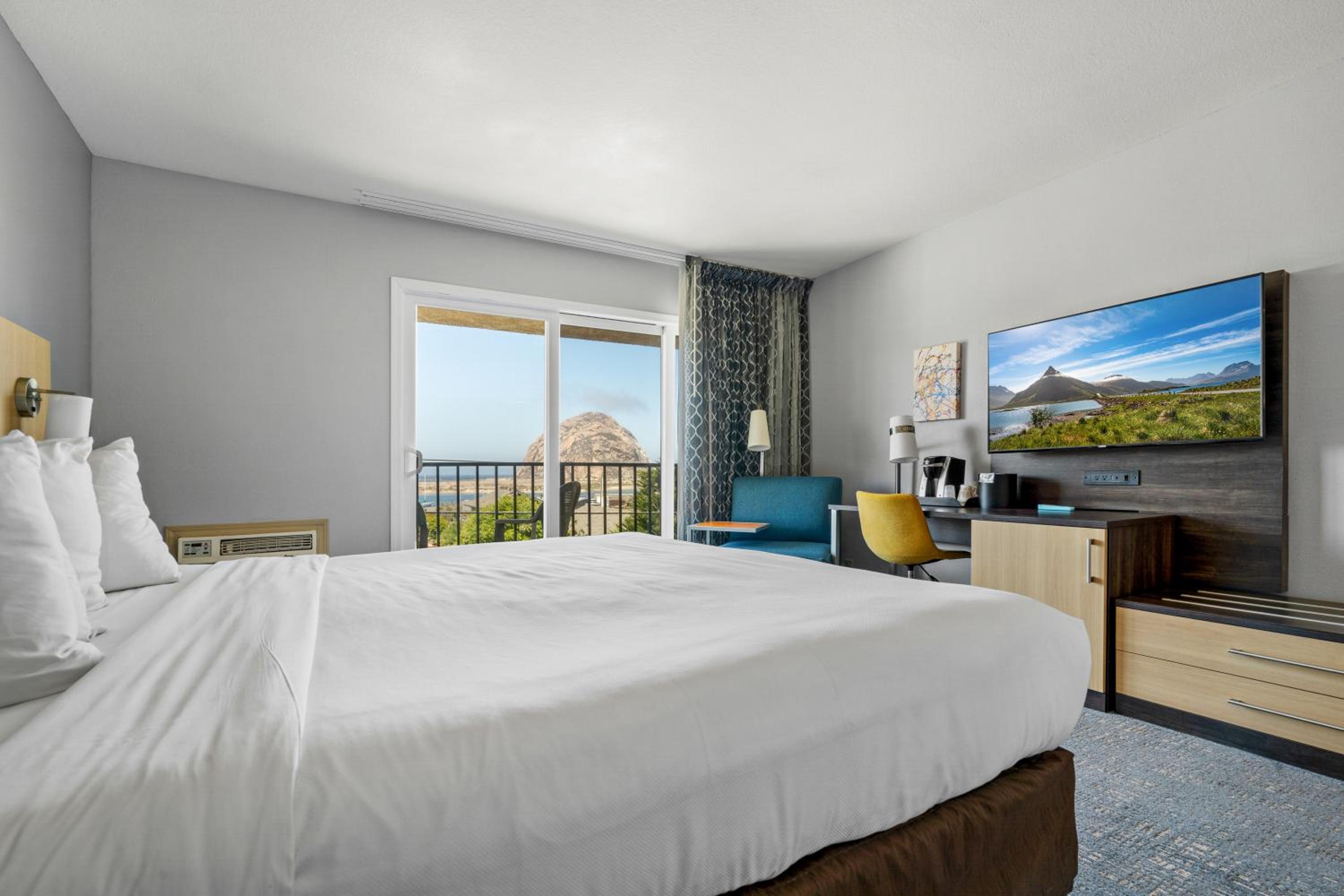King Bed Ocean View with Balcony - Photo 1
