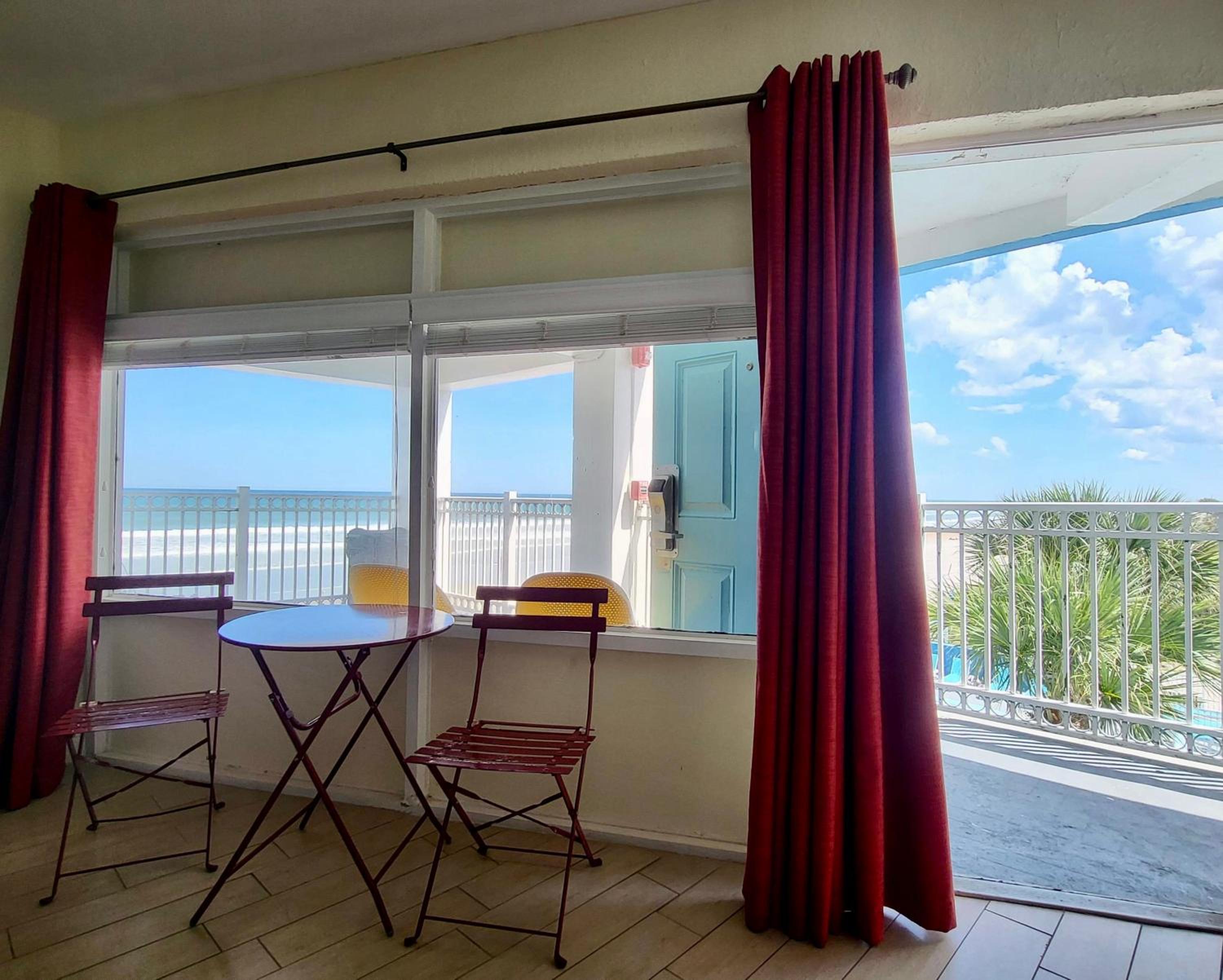 King Suite - Oceanfront photo 3