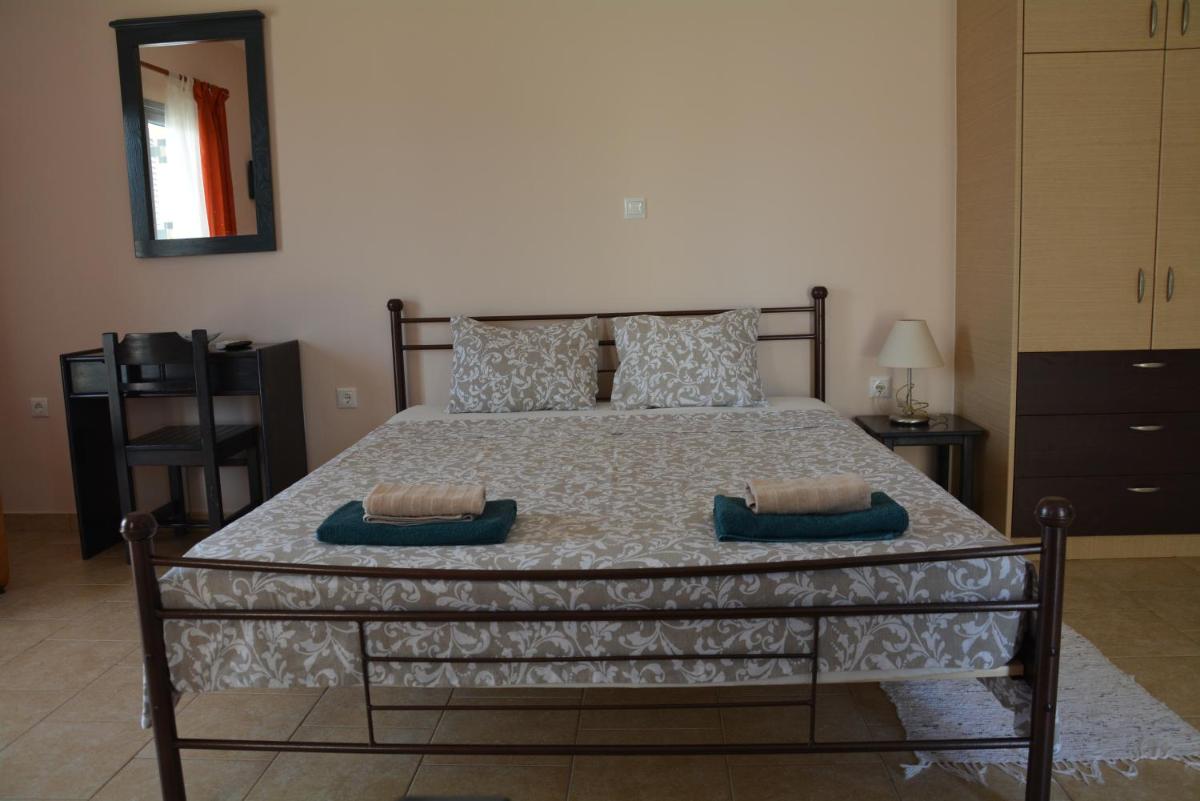 One-Bedroom Apartment photo 2
