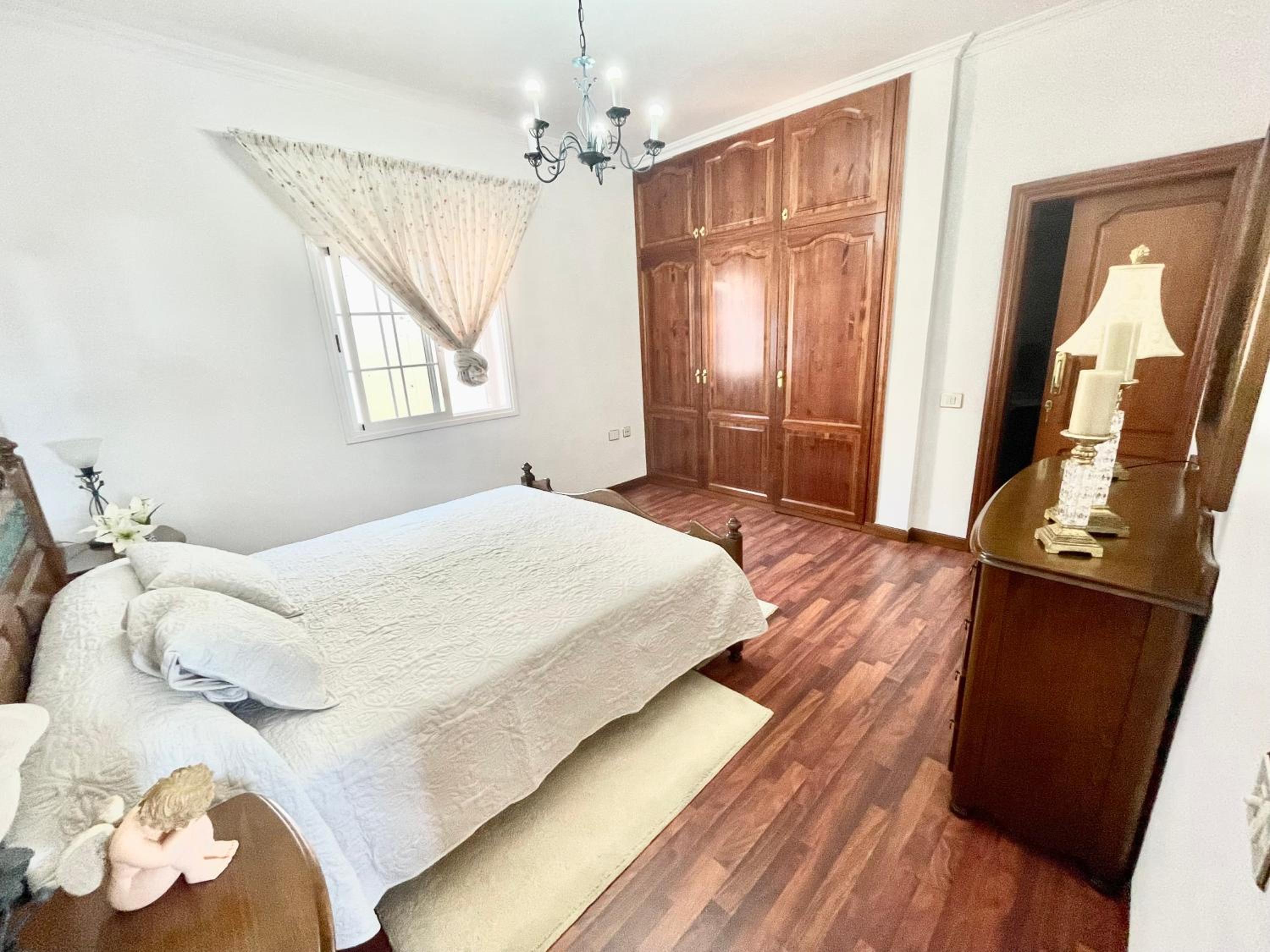 Villa de Tres Habitaciones