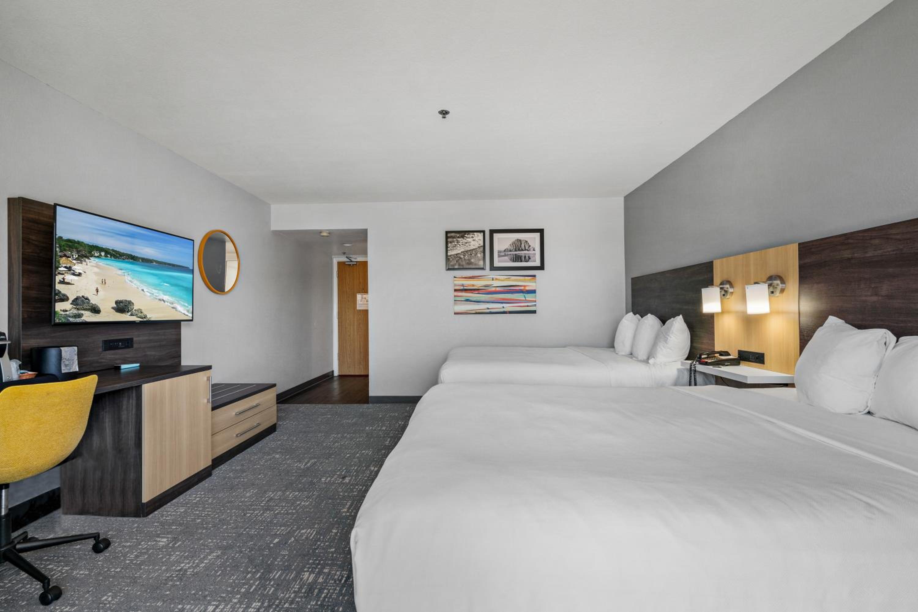  Deluxe Double Room with Two Queen Beds - Photo 3