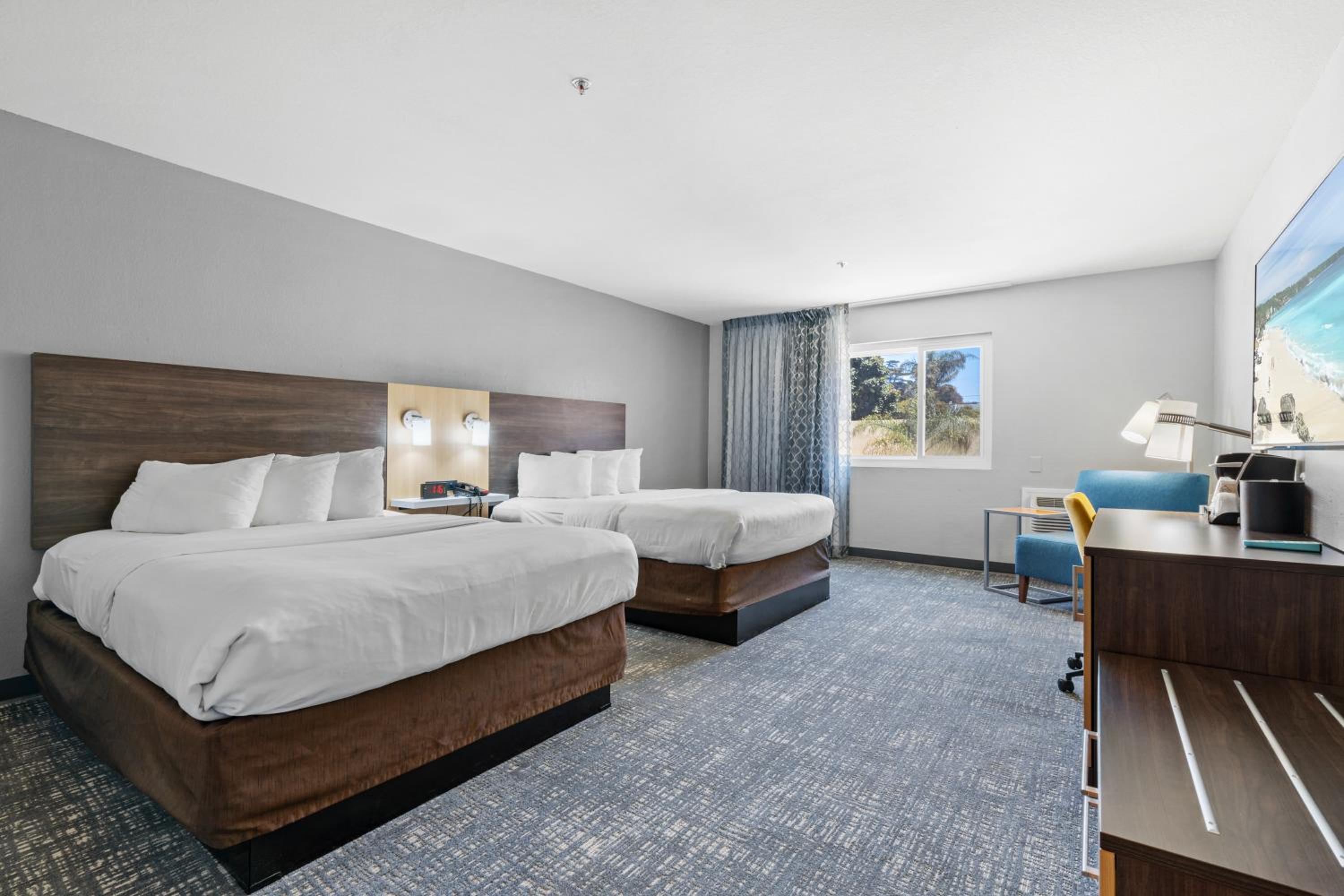 Queen Room with 2 Queen Beds - Photo 1