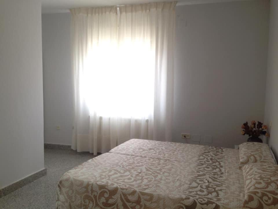 Seven-Bedroom House photo 2