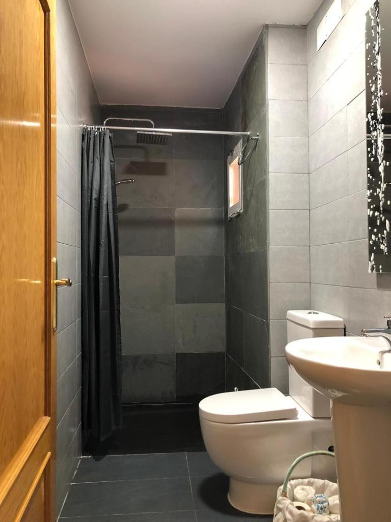 Seven-Bedroom House photo 2