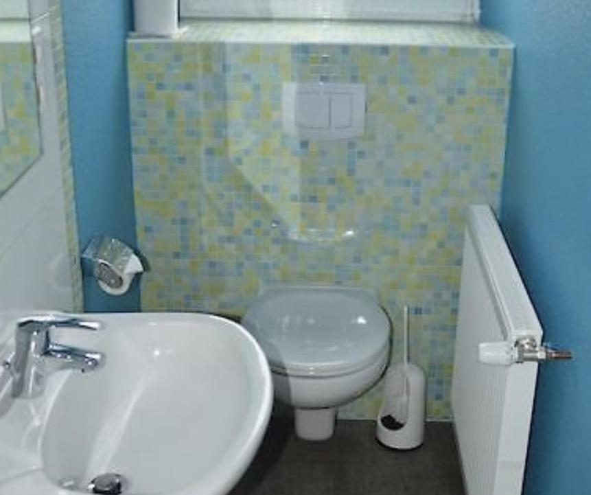 Single Room with Shared Bathroom photo 3