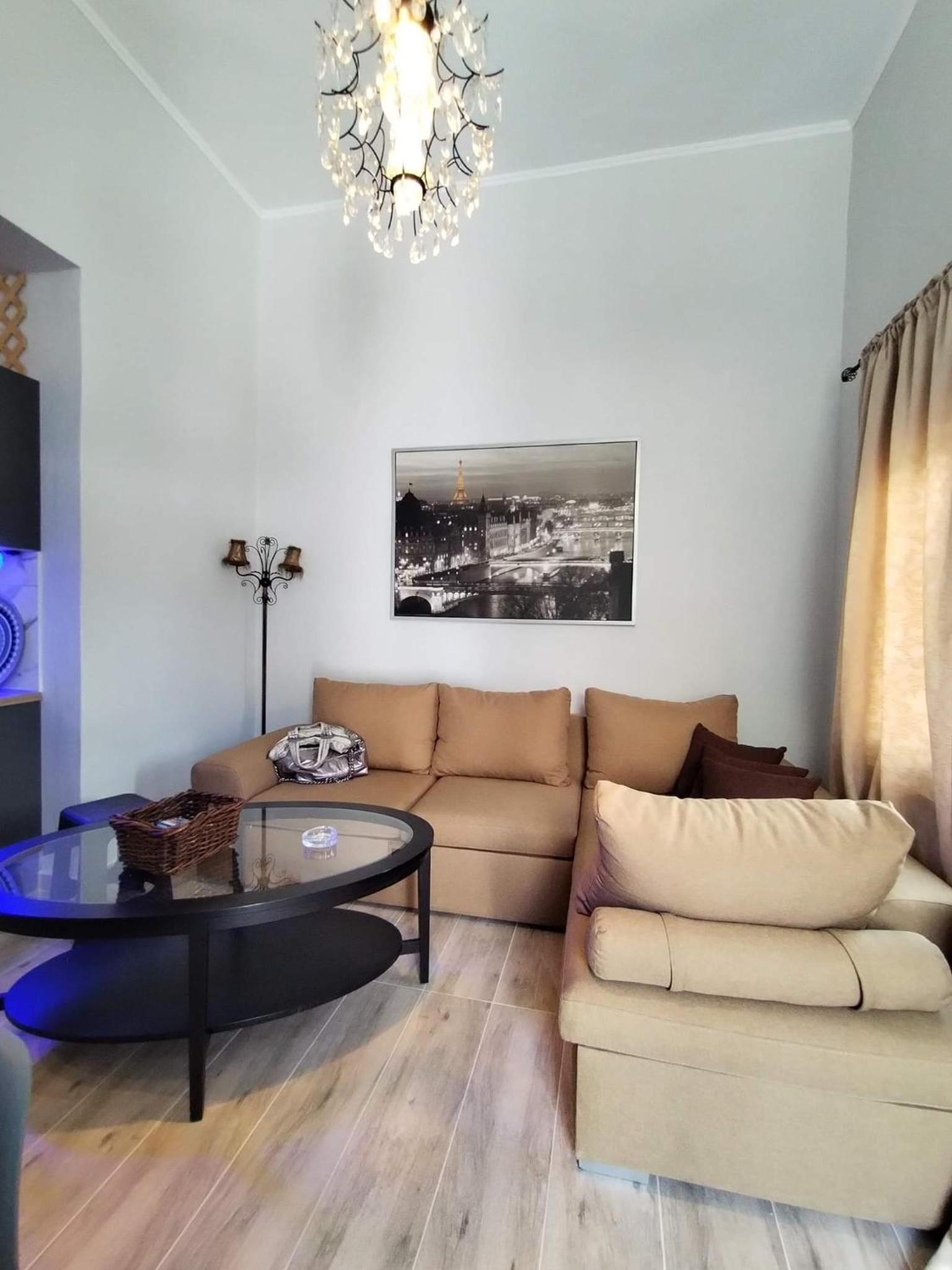 Deluxe Apartment