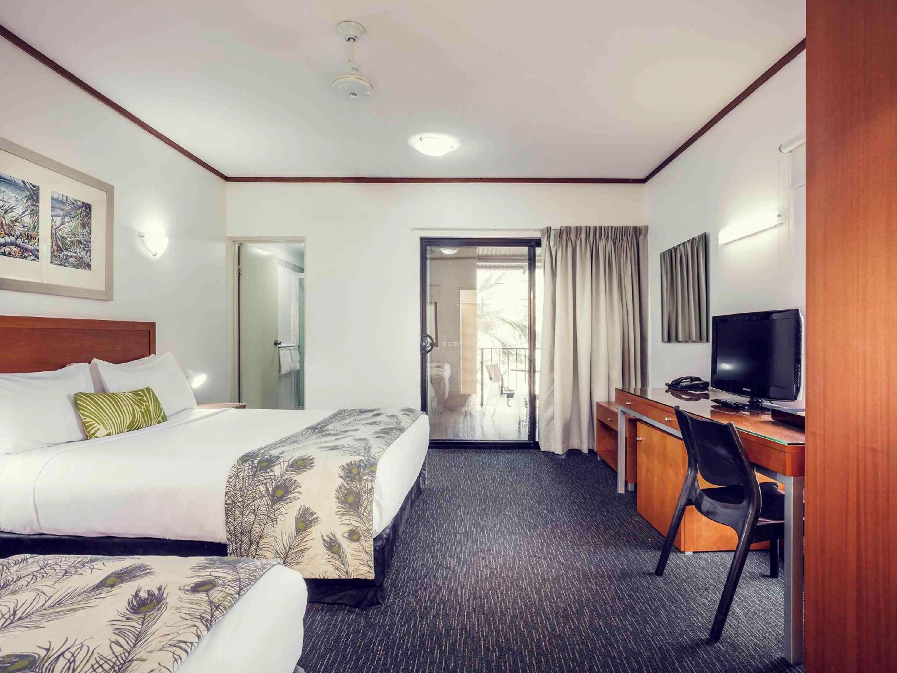Superior Room With One Queen And One Single Bed