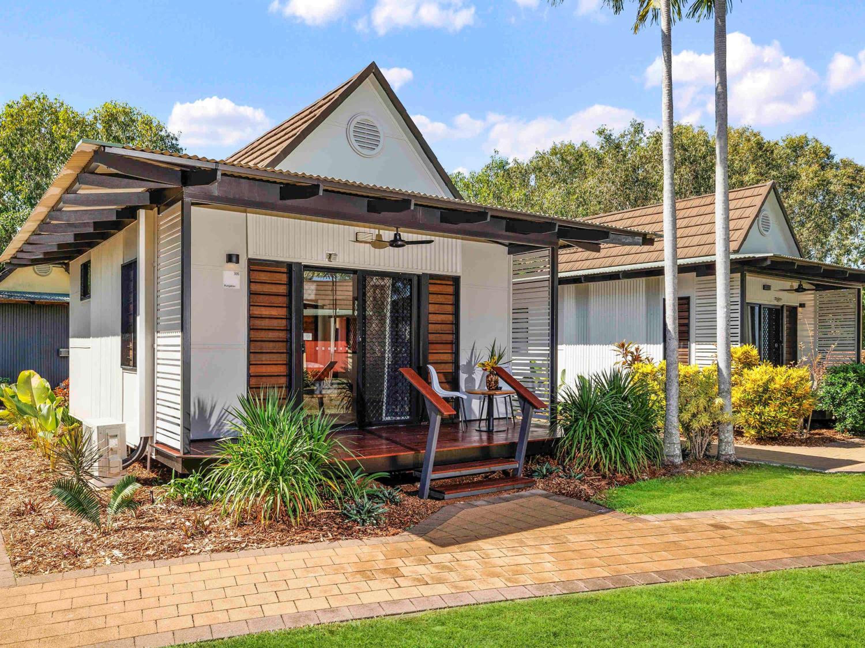 Deluxe Queen Bungalow - Photo 7