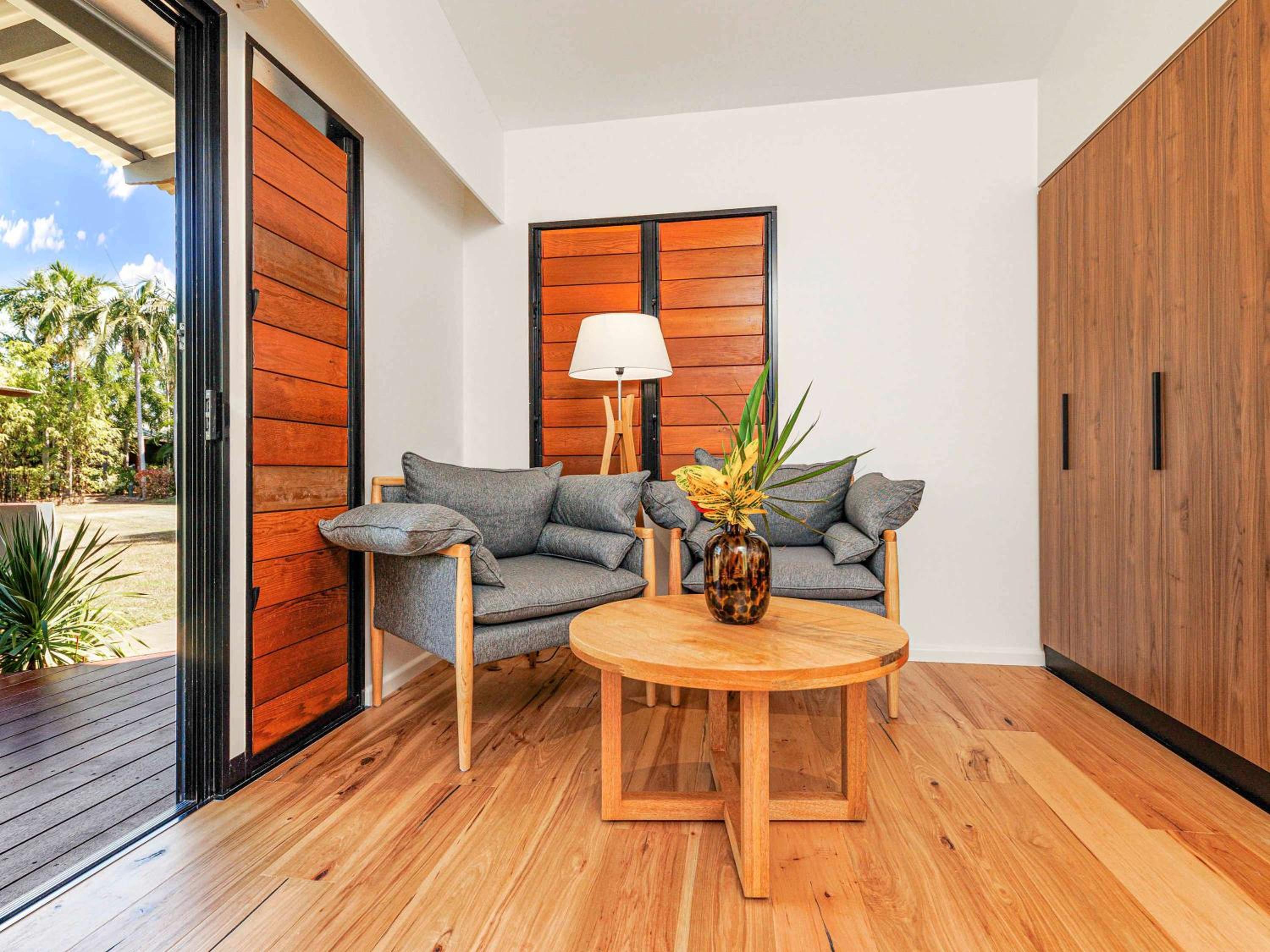 Deluxe Queen Bungalow - Photo 5