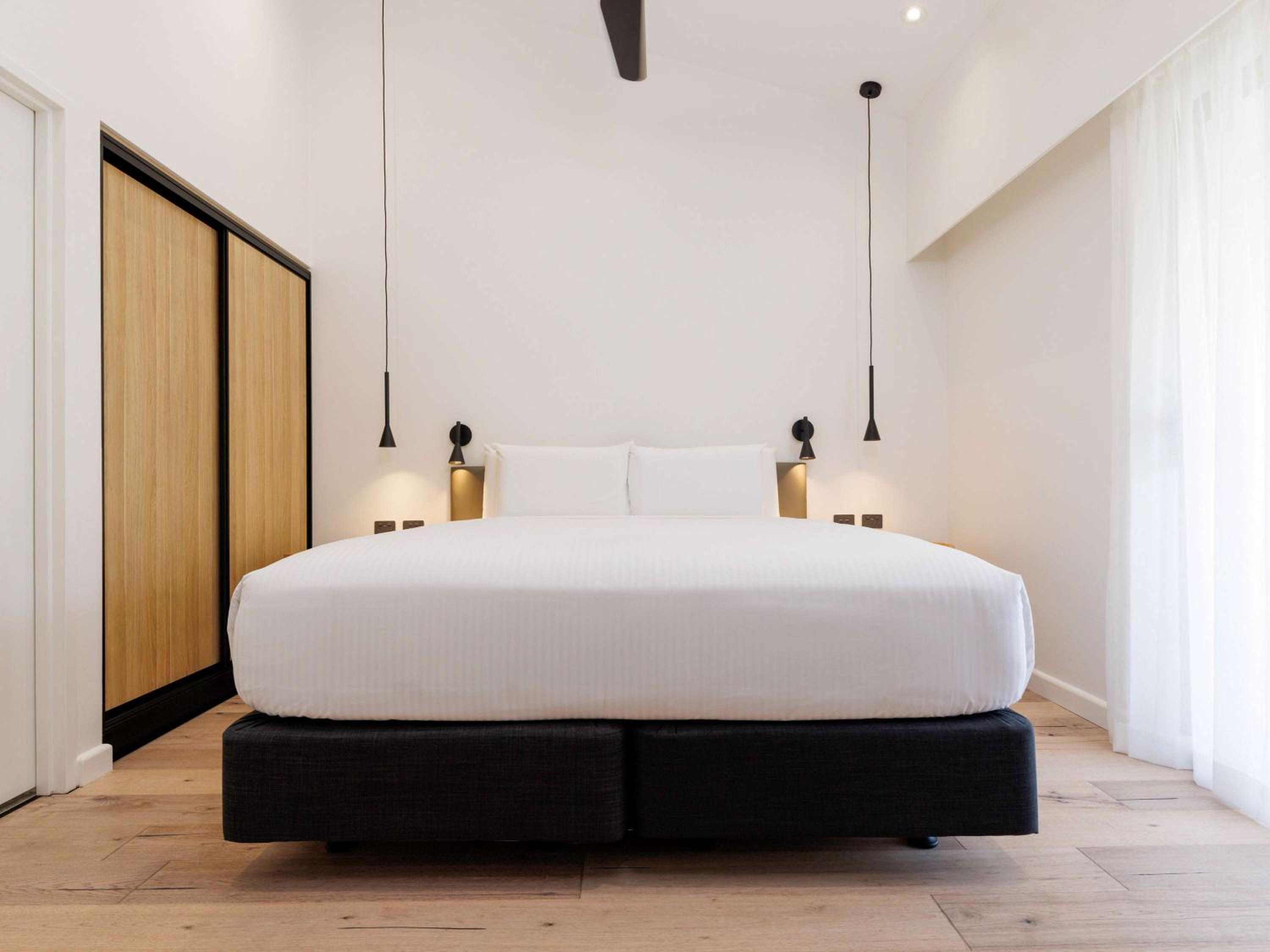 Deluxe King Suite - Photo 4