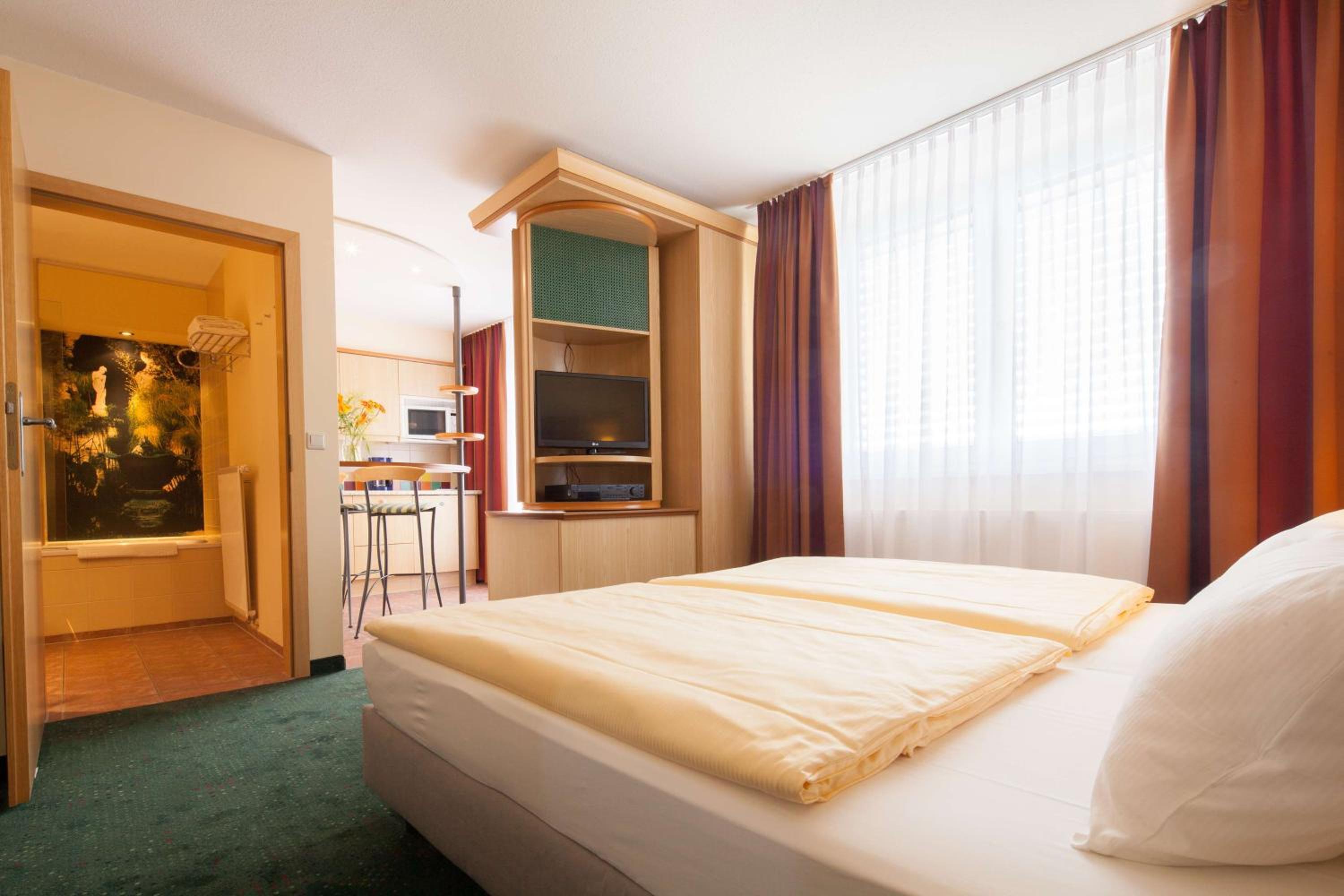 Standard Suite - Photo 1