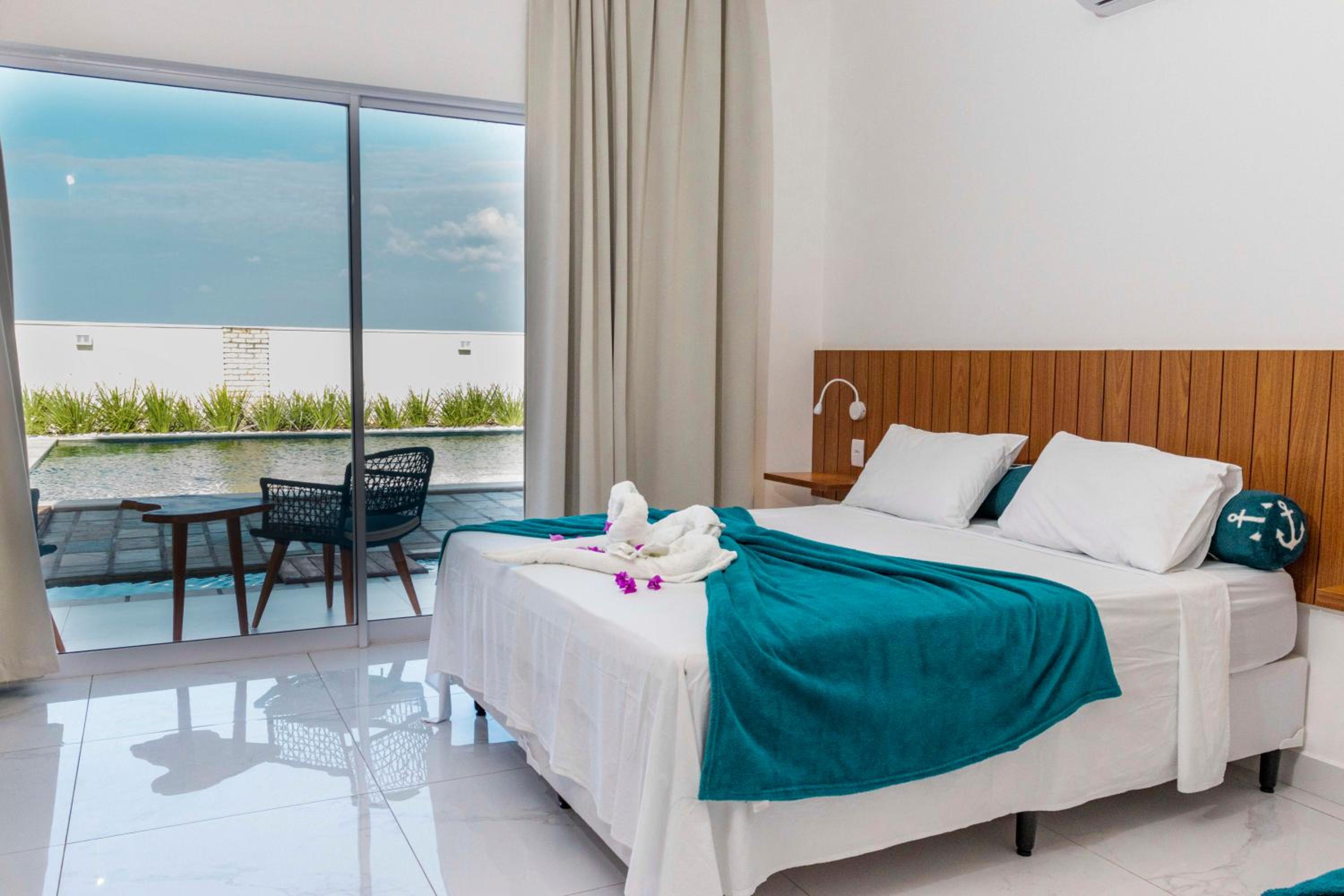 Triple Room with Pool View - Photo 1