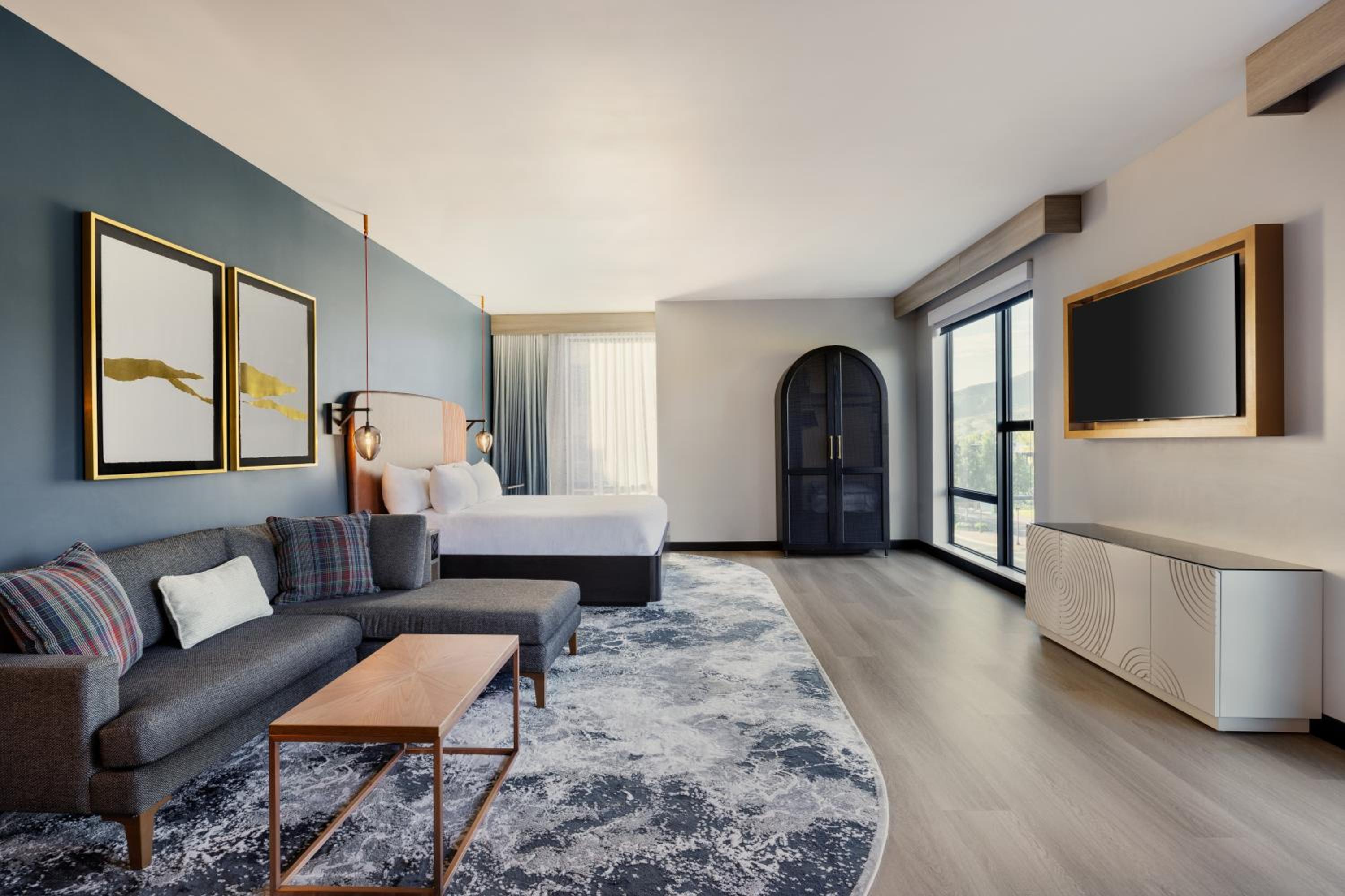 King Suite - Photo 1