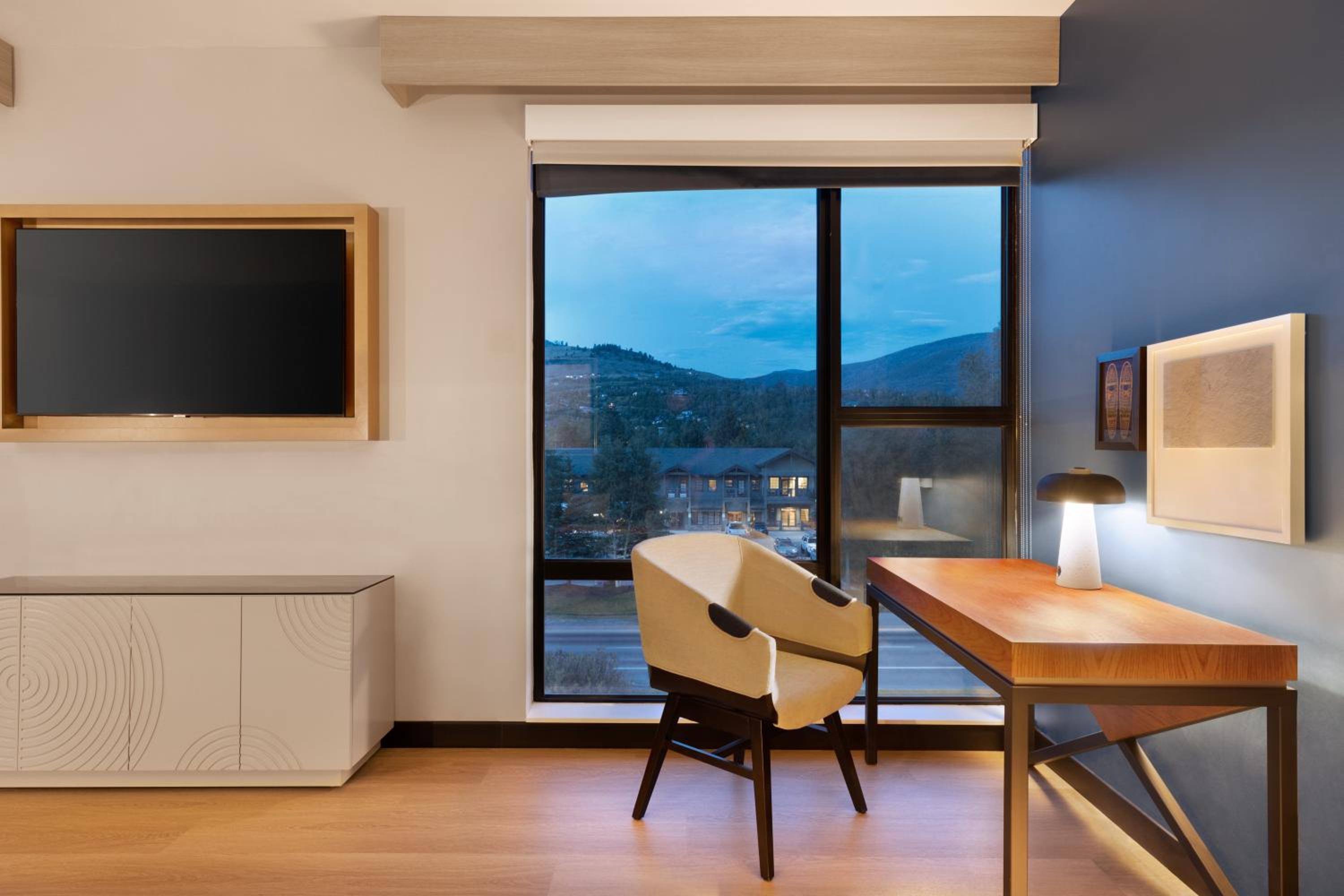 King Suite - Photo 3