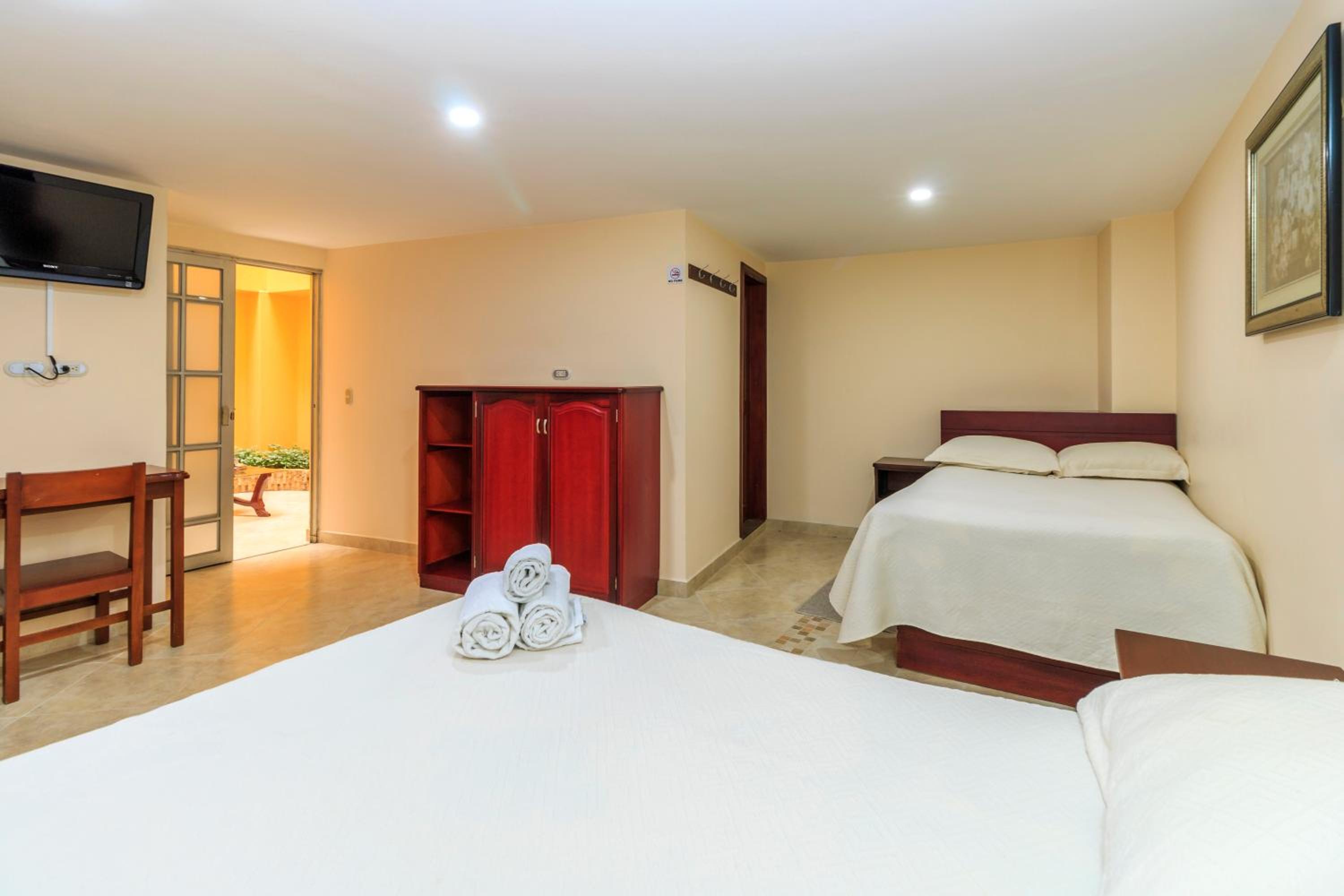 Standard Twin Room photo 3