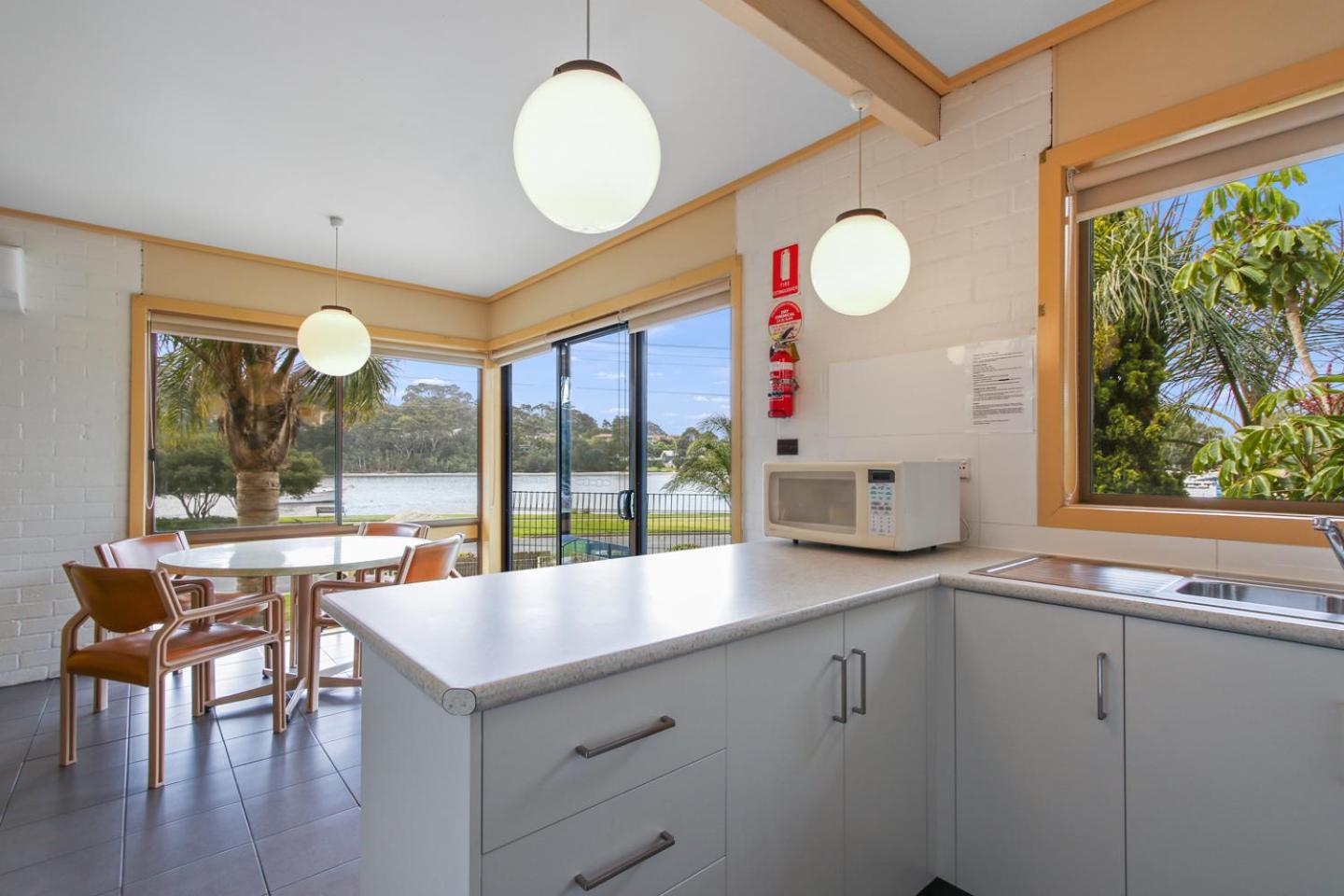 Two-Bedroom Apartment With Lake View photo 3