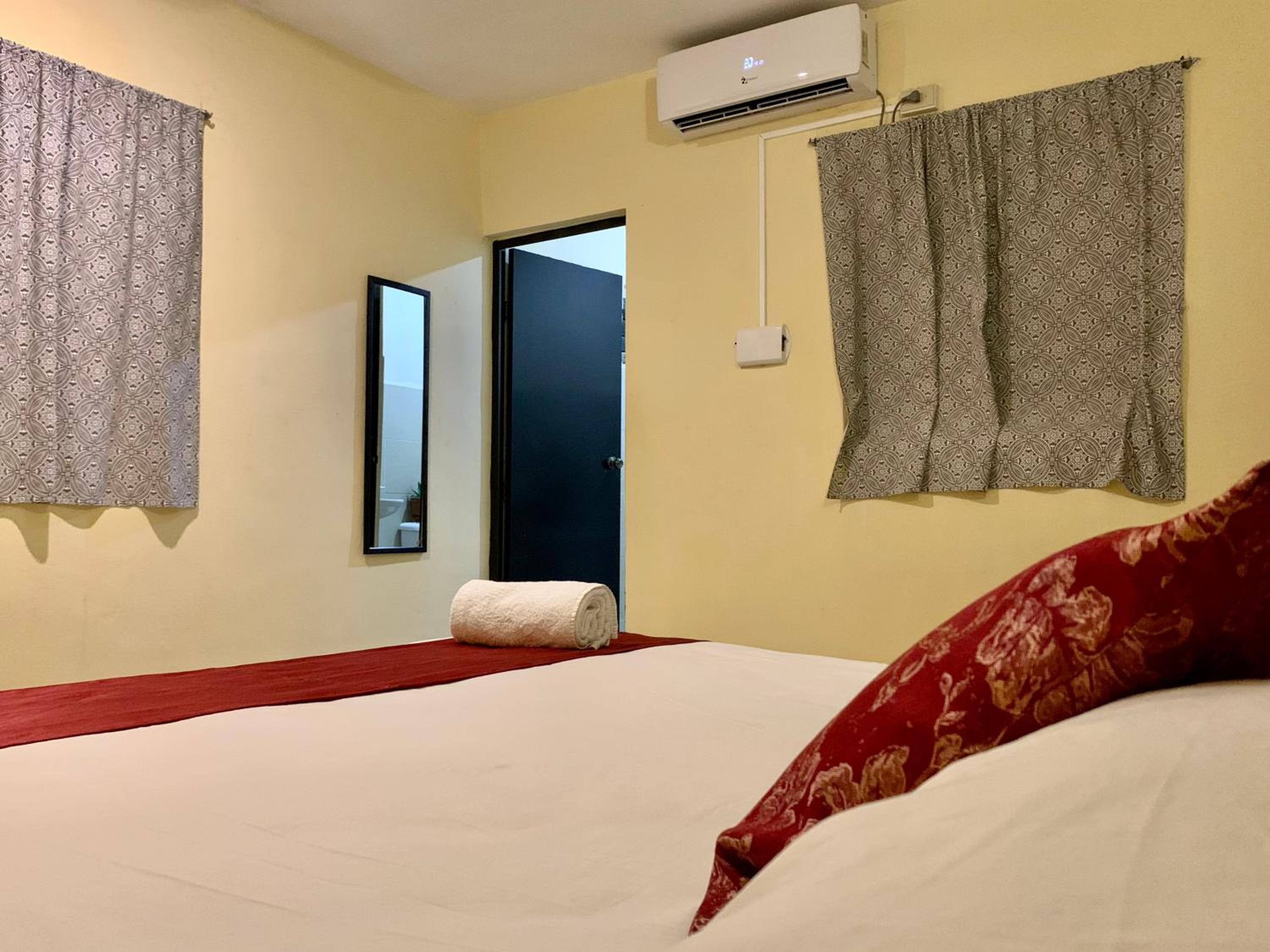Standard Twin Room - Photo 6