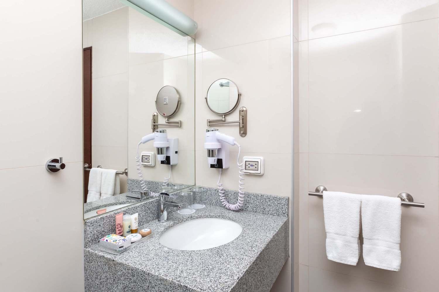 Superior Twin Room - Photo 2