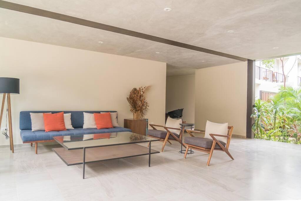 One-Bedroom Apartment - Photo 6