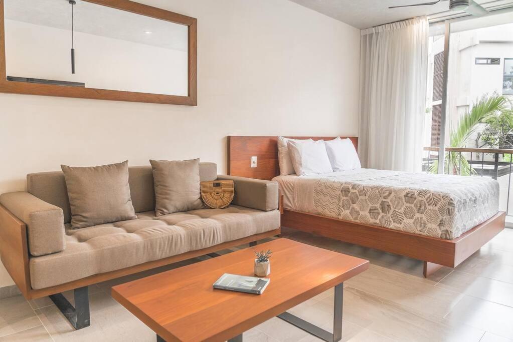 One-Bedroom Apartment - Photo 3