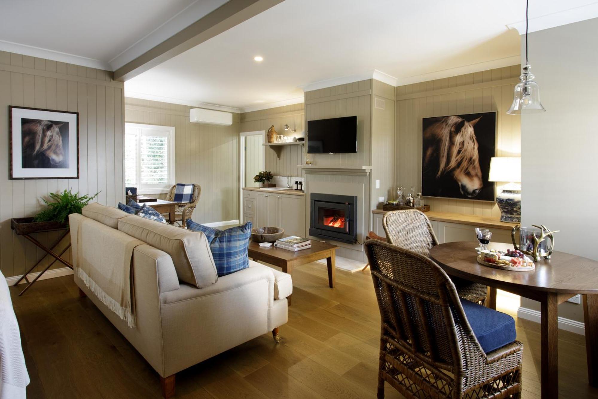 Lodge Suite - Photo 1