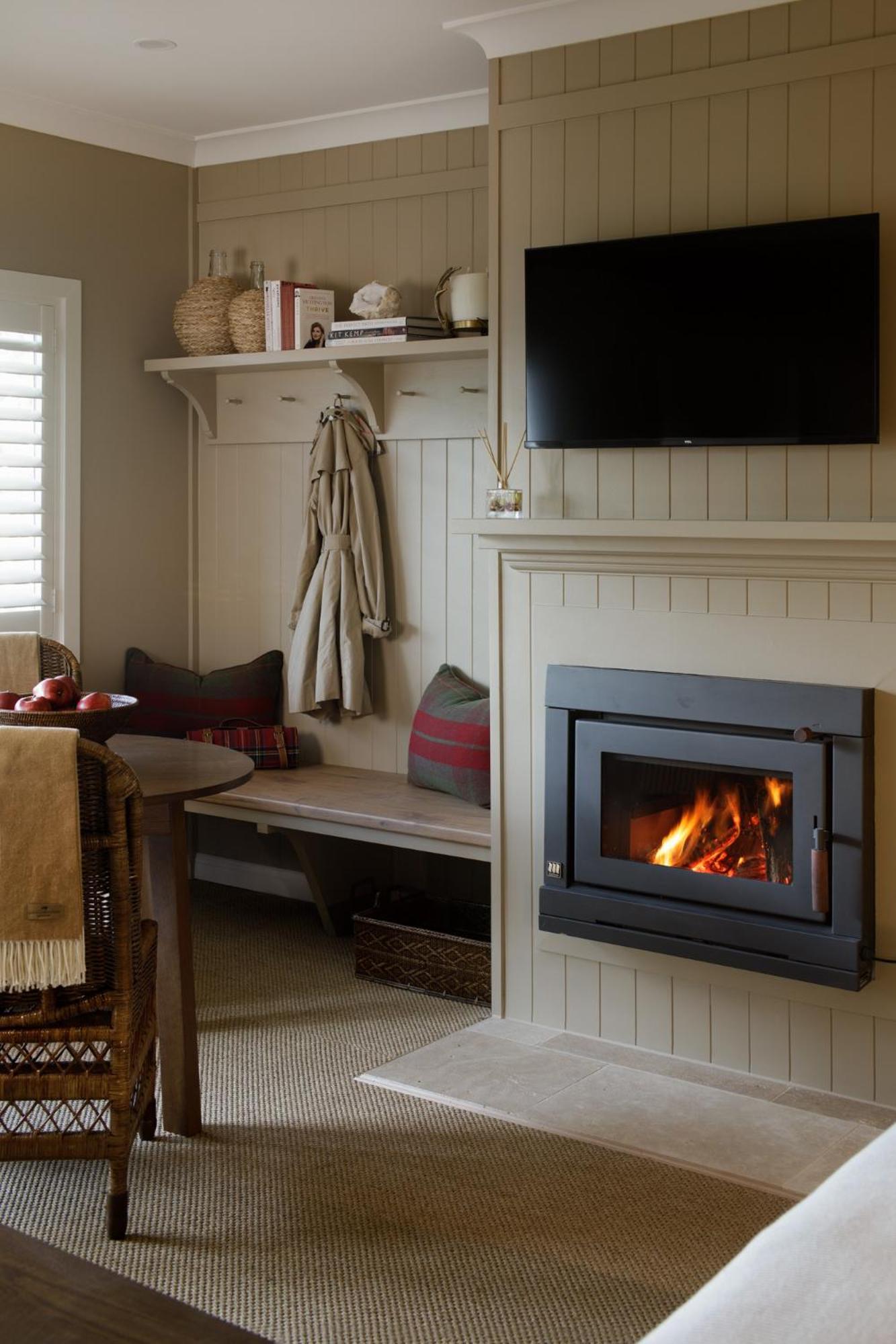 Lodge Bath Suite - Photo 18