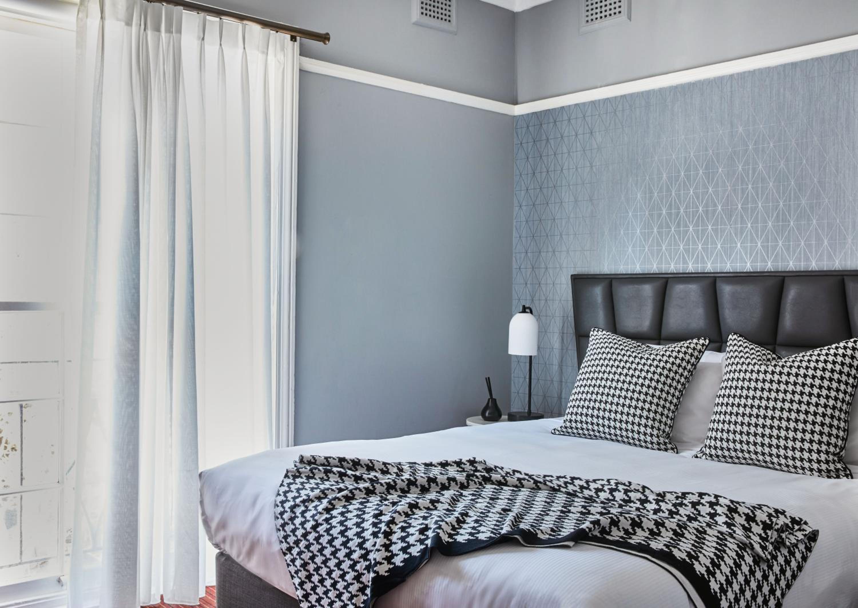 Heritage Queen Room