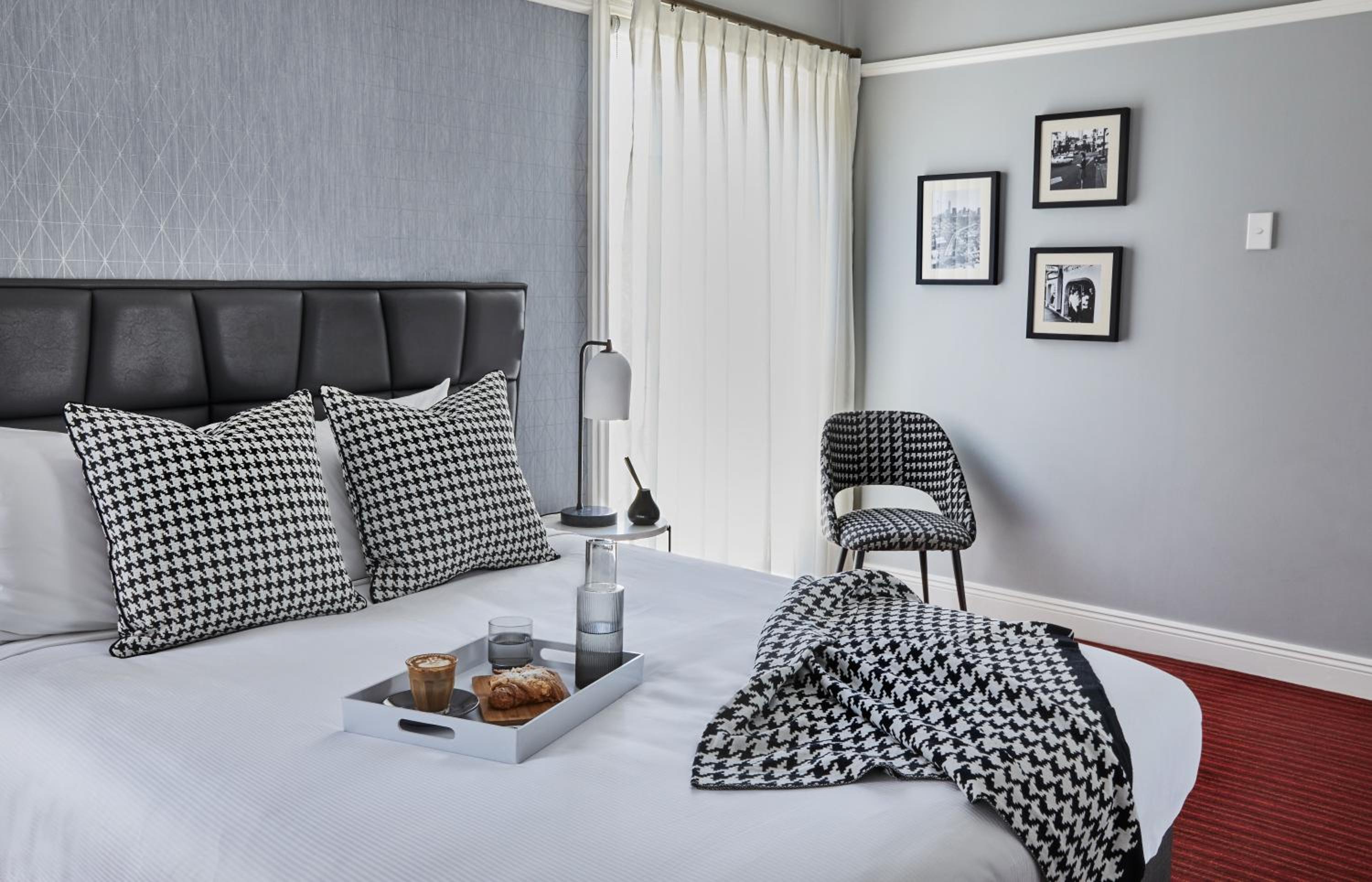 Heritage King Room