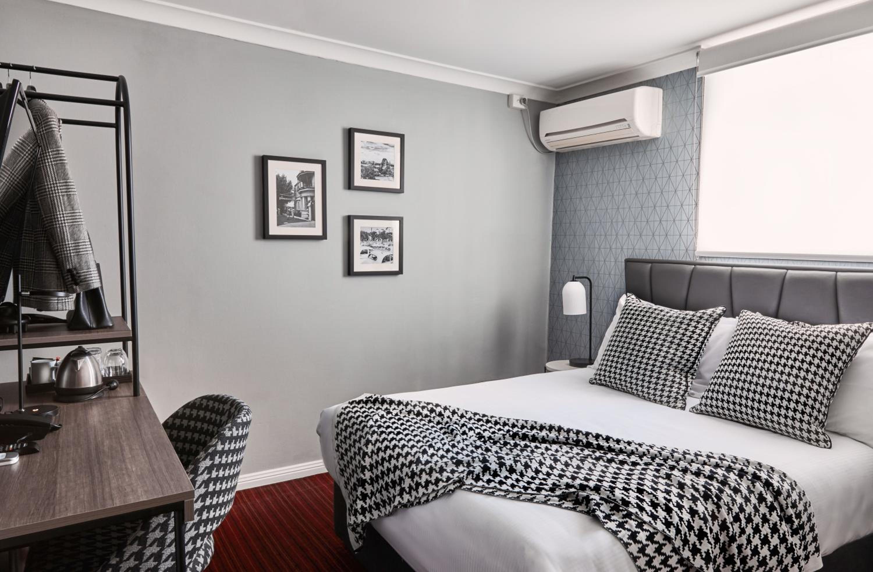 Heritage Queen Room