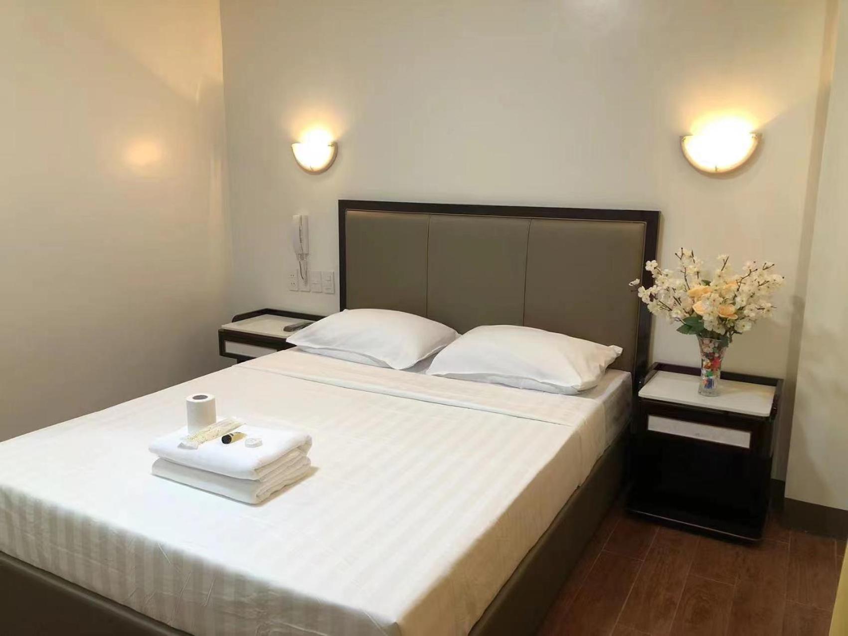 Deluxe Room - Photo 22