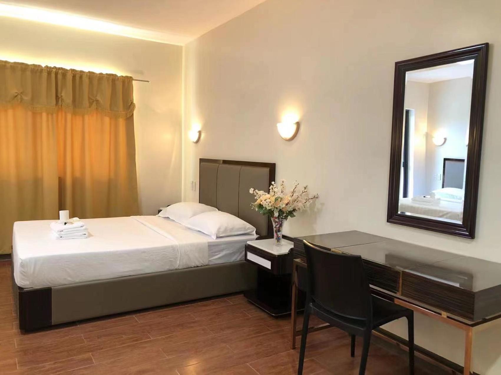 Deluxe Room - Photo 7