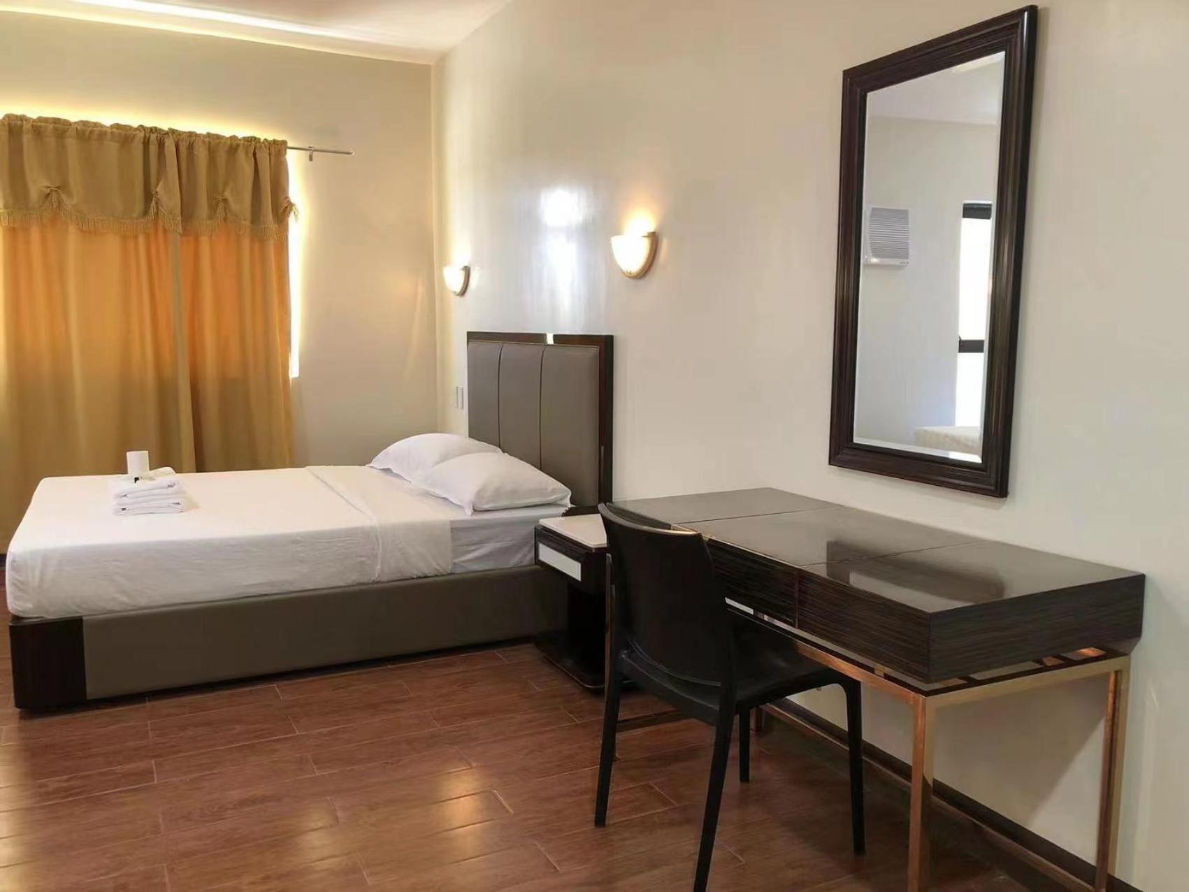 Deluxe Room - Photo 25