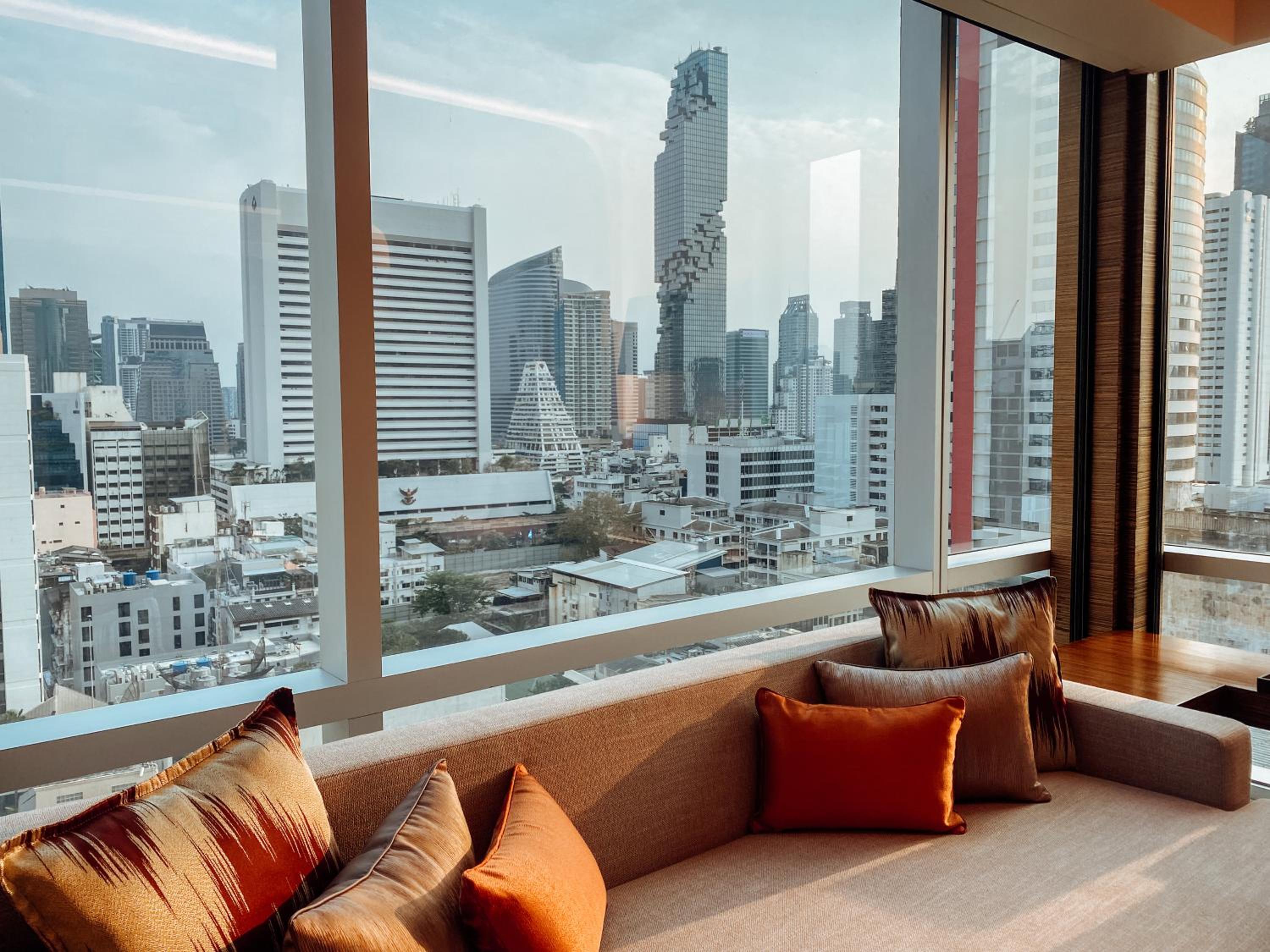 Deluxe Guest room, 1 King, Corner room
